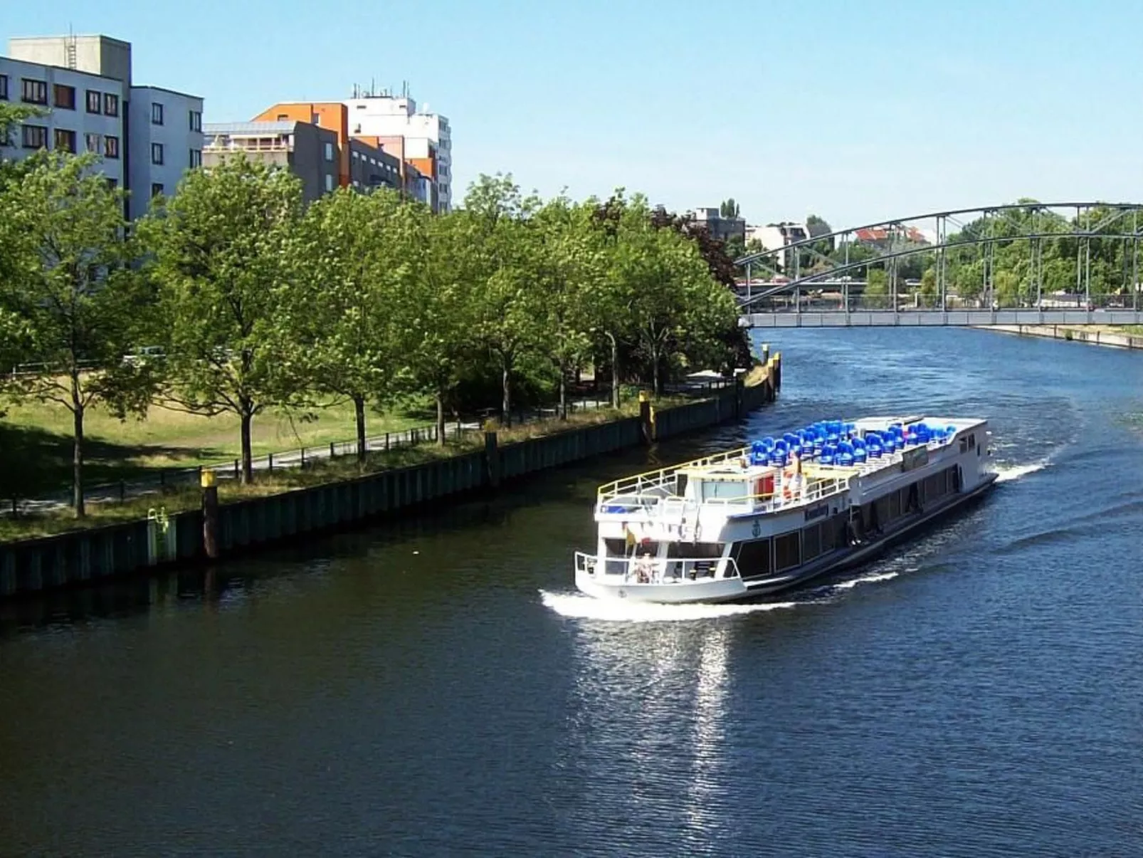 Stylische Ferienwohnung mit Südbalkon in Messenähe-Buiten
