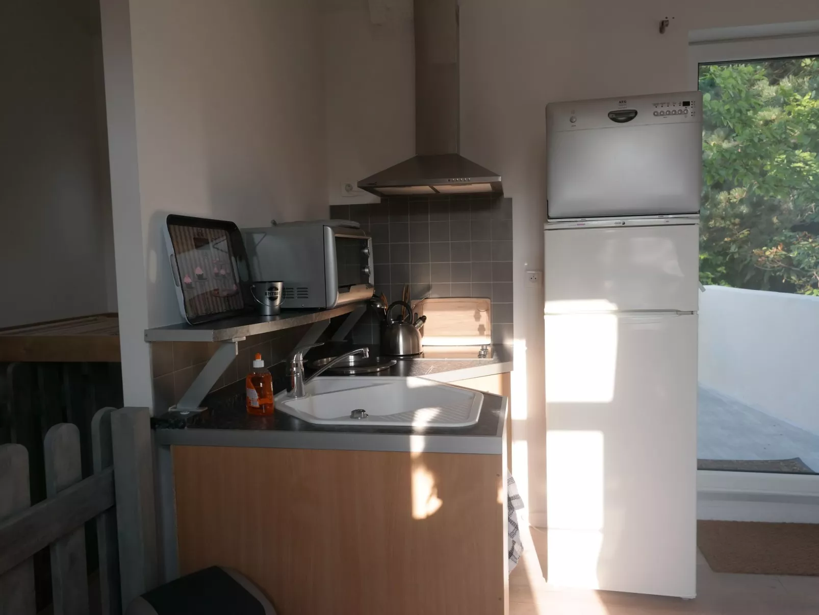 Schöne Unterkunft mit Terrasse in der Nähe des Meeres - Binnen