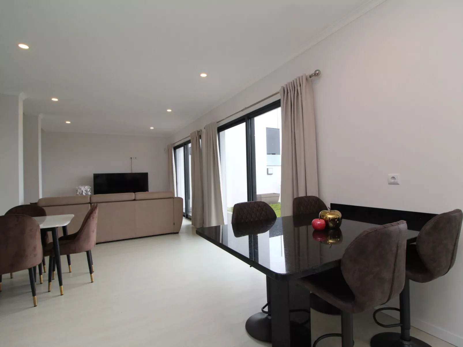 Ferienvilla mit eigenem Pool-Binnen