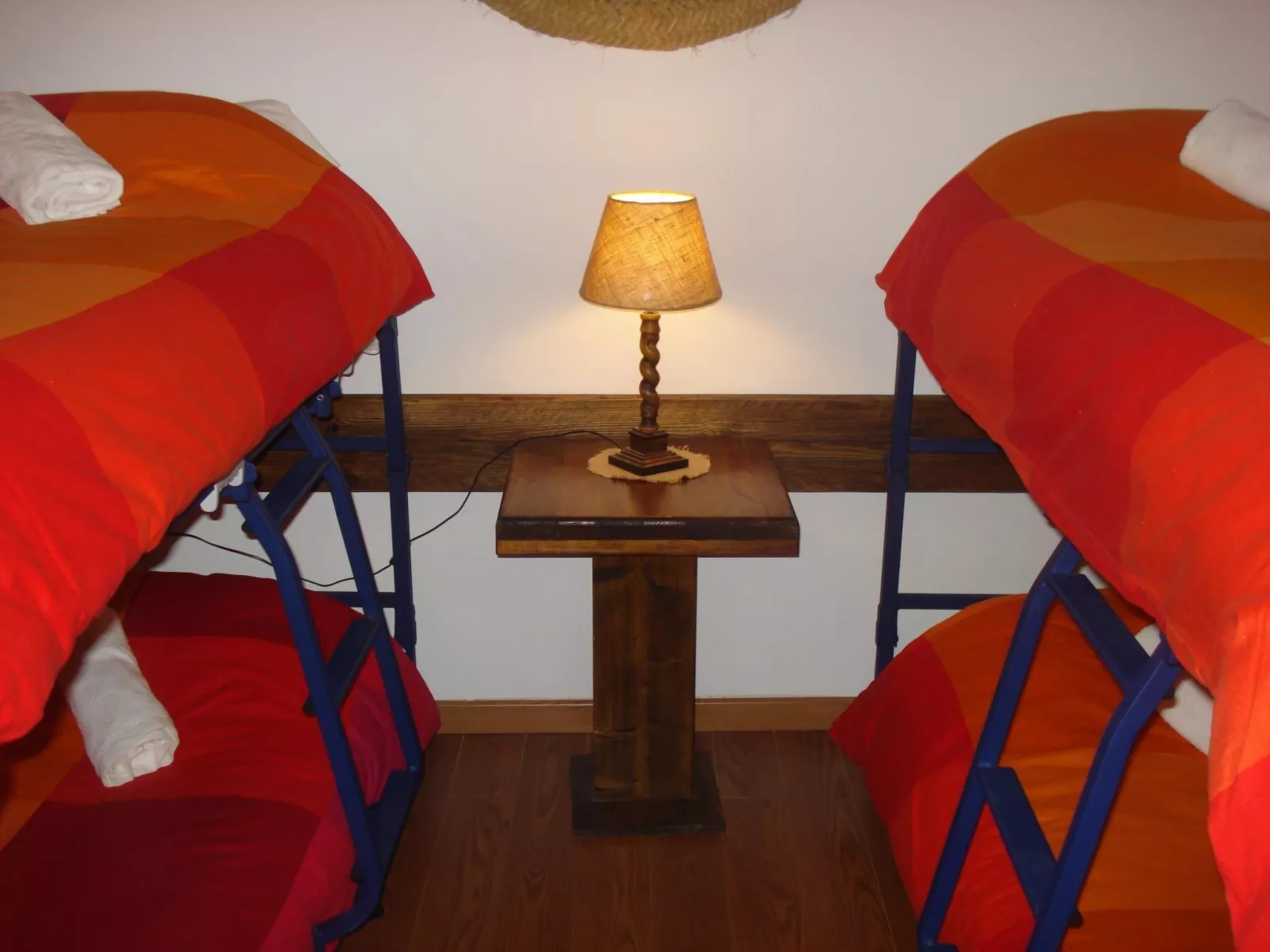 Wohnung Bohílgues, mit Terrasse - Binnen