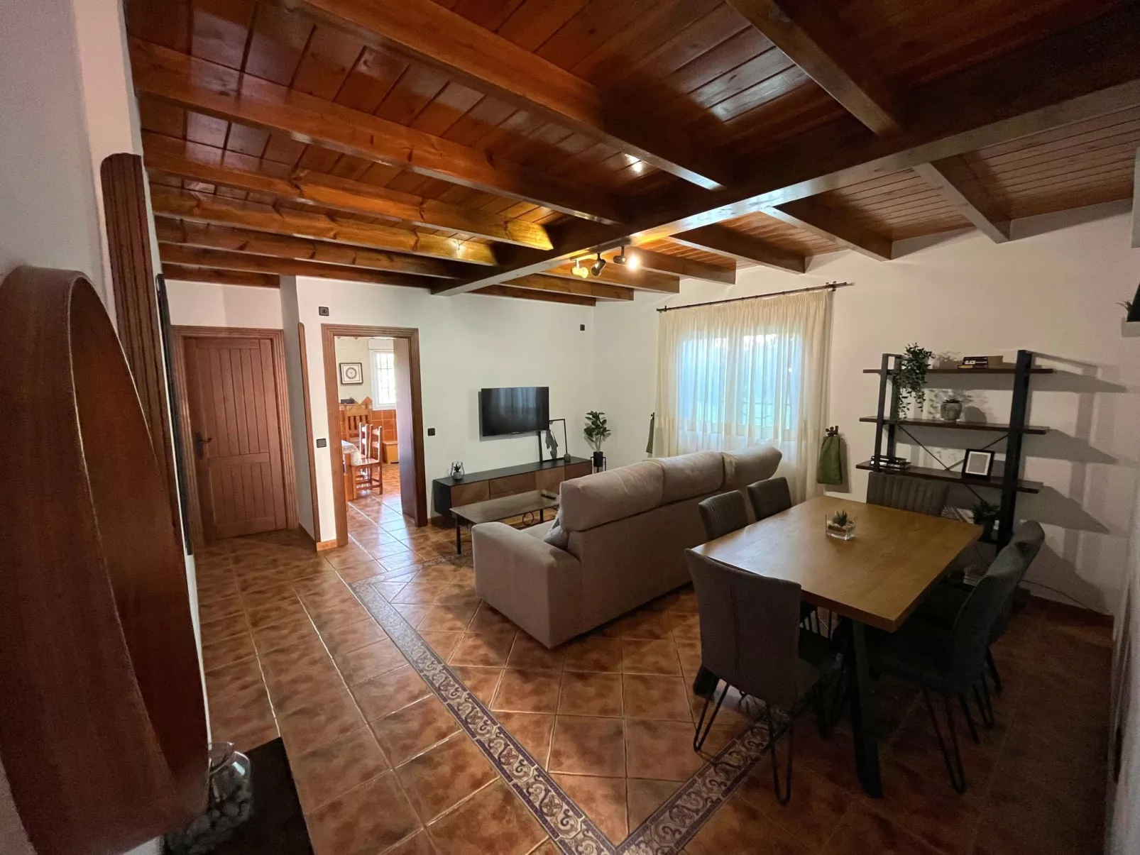 Charmantes Ferienhaus mit Grill und Schwimmingpool-Binnen