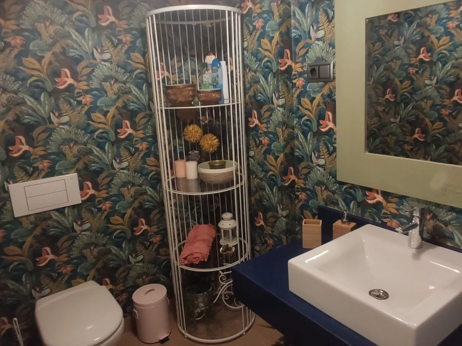 La Invincible Terreros in der 1. Reihe des Strandes-Binnen