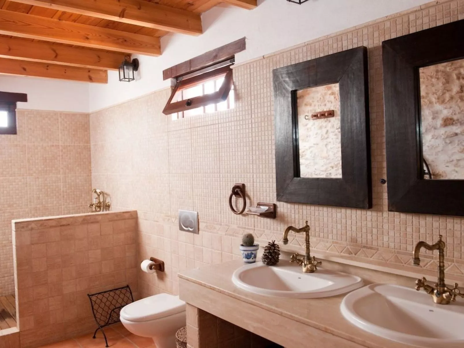 Kanarisches Haus mit privatem Pool und Garten-Binnen