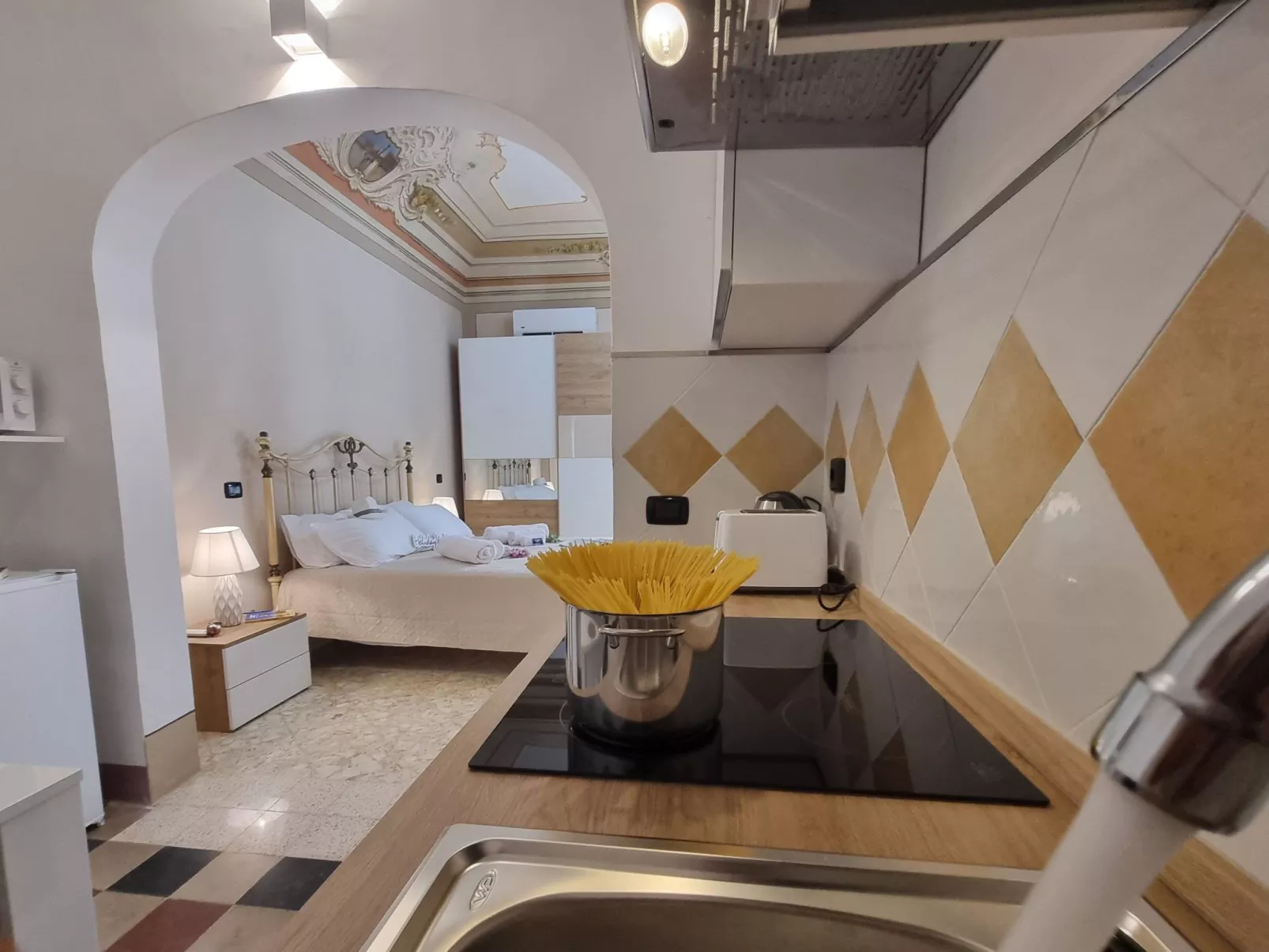 Donna Elisa von Holiday World-Binnen