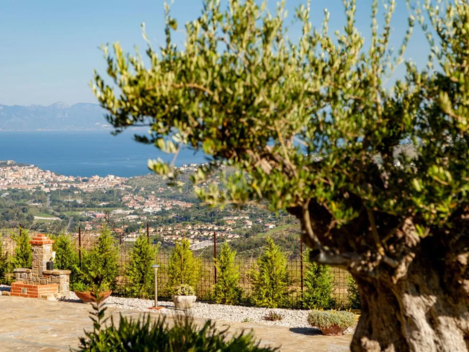 Chalet 'Panorama' mit Infinity-Pool-Buiten