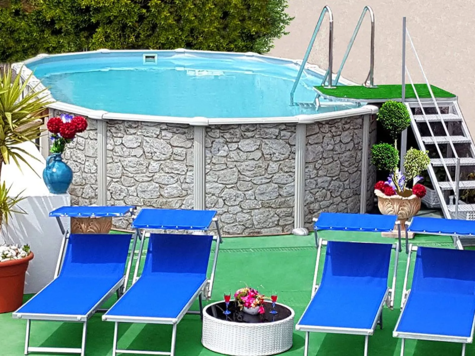 Wohnung mit privatem Garten und Grill-Image-tags.info