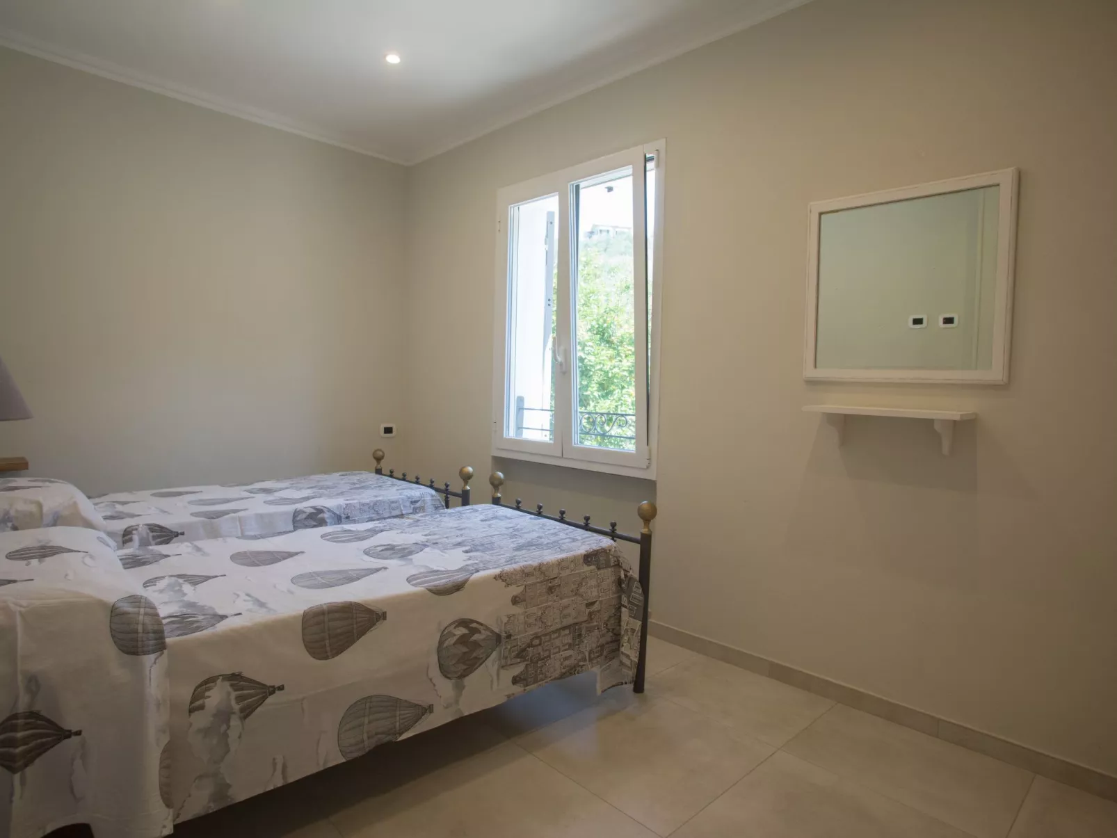 Wohnung mit schönem Blick auf den Golf von Dianese-Binnen