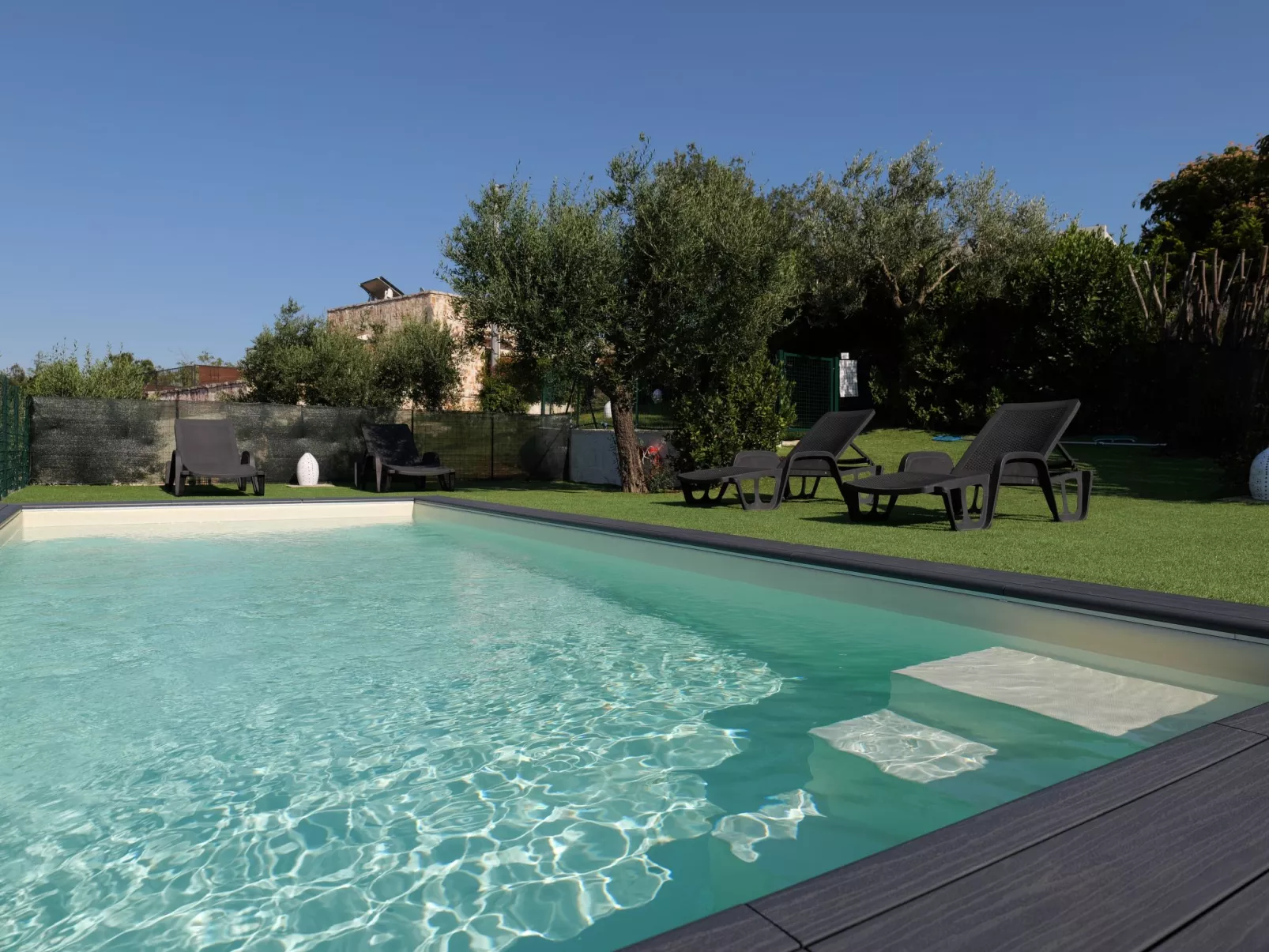 Neuer fabelhafter Trullo mit privatem Pool-Buiten