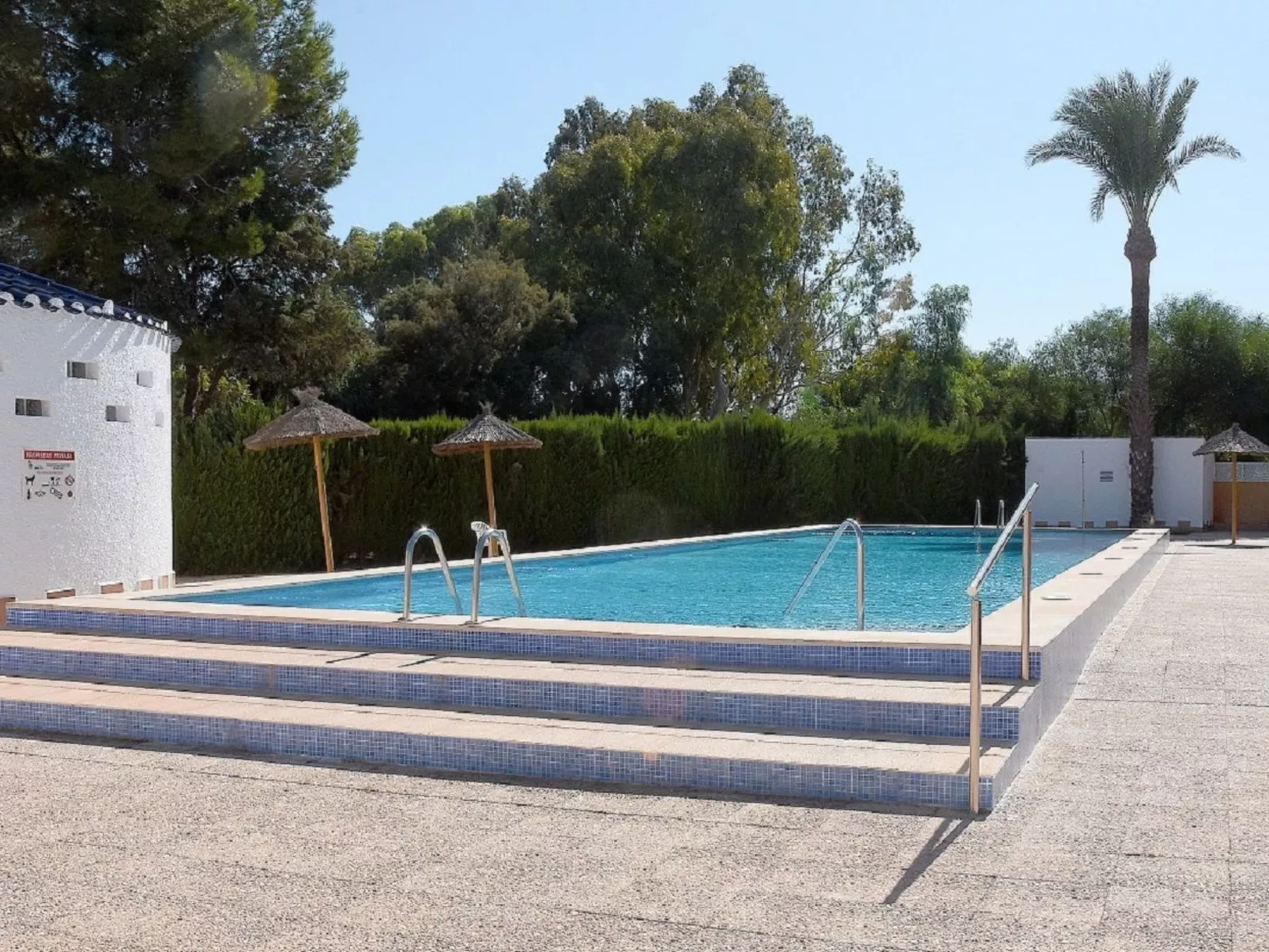 ADELFAS I - 12-Buiten