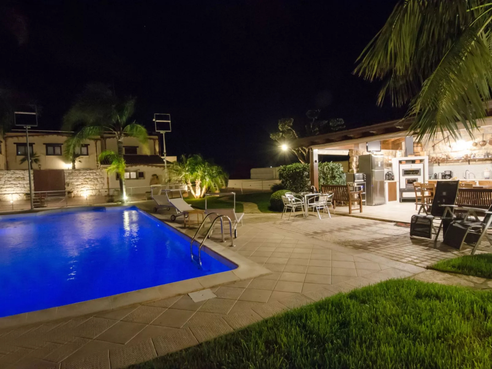 Villa in Alcamo mit privatem Pool und Garten-Buiten