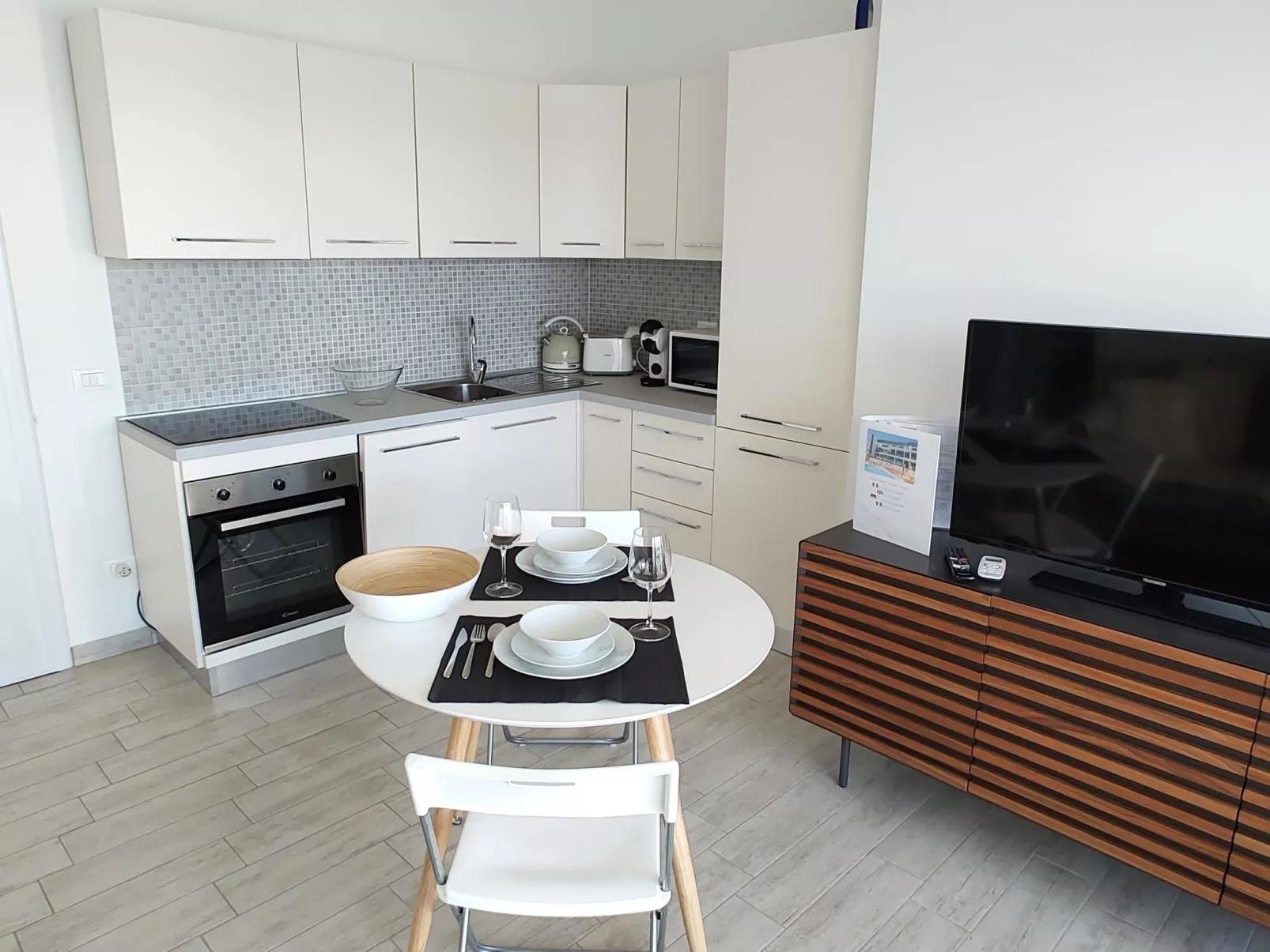 Wunderschönes Familienapartment mit Meerblick-Binnen