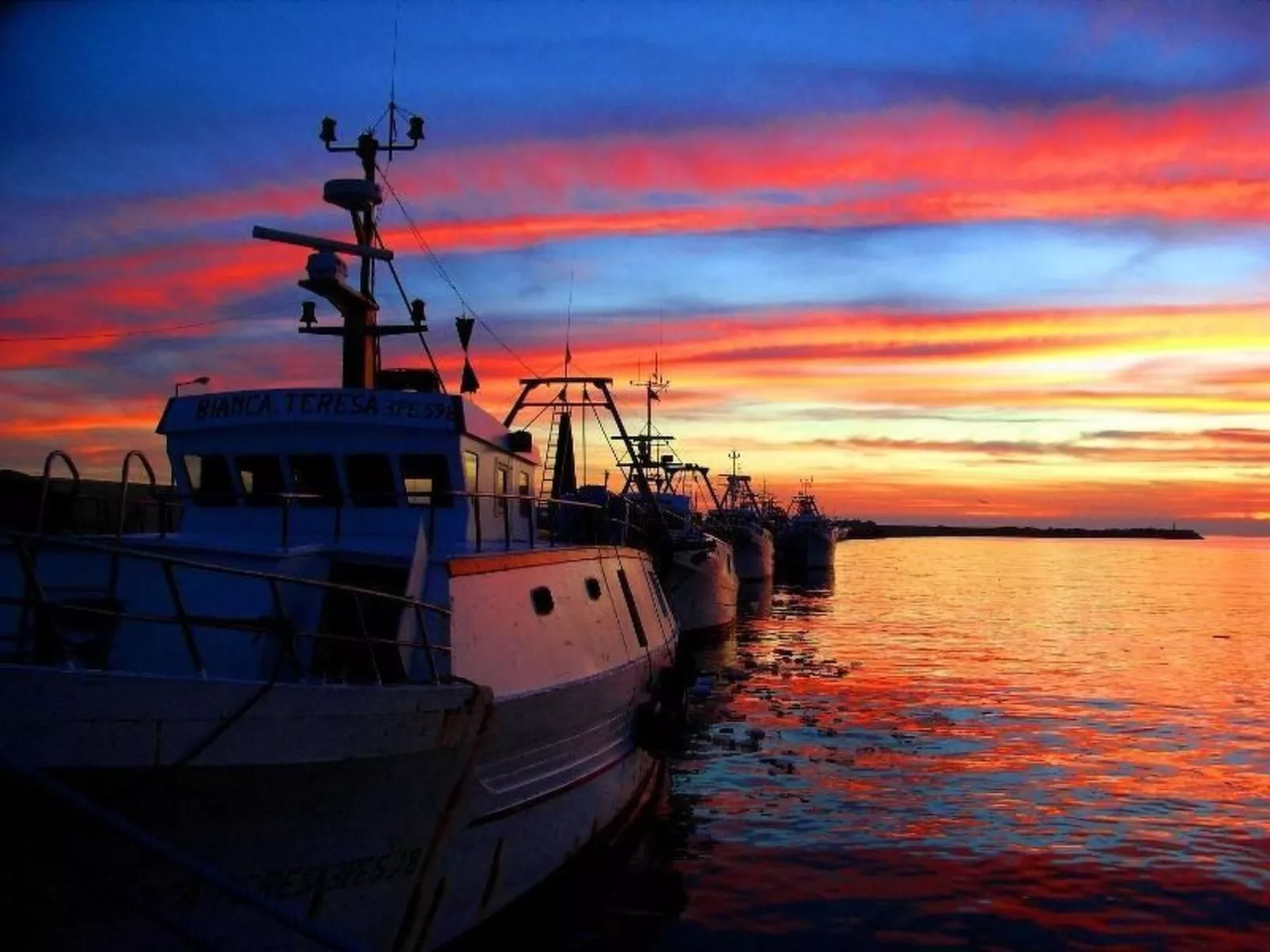 Renella' Wohnung mit Wasserblick - Buiten