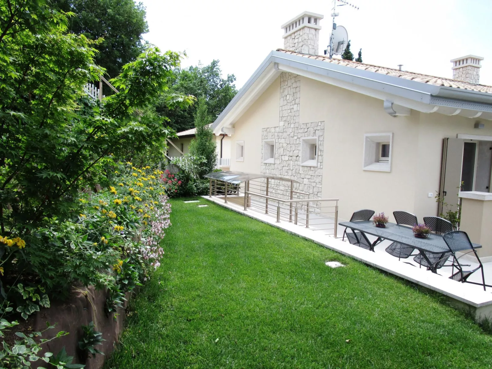 Flacher Sonnenaufgang-Buiten