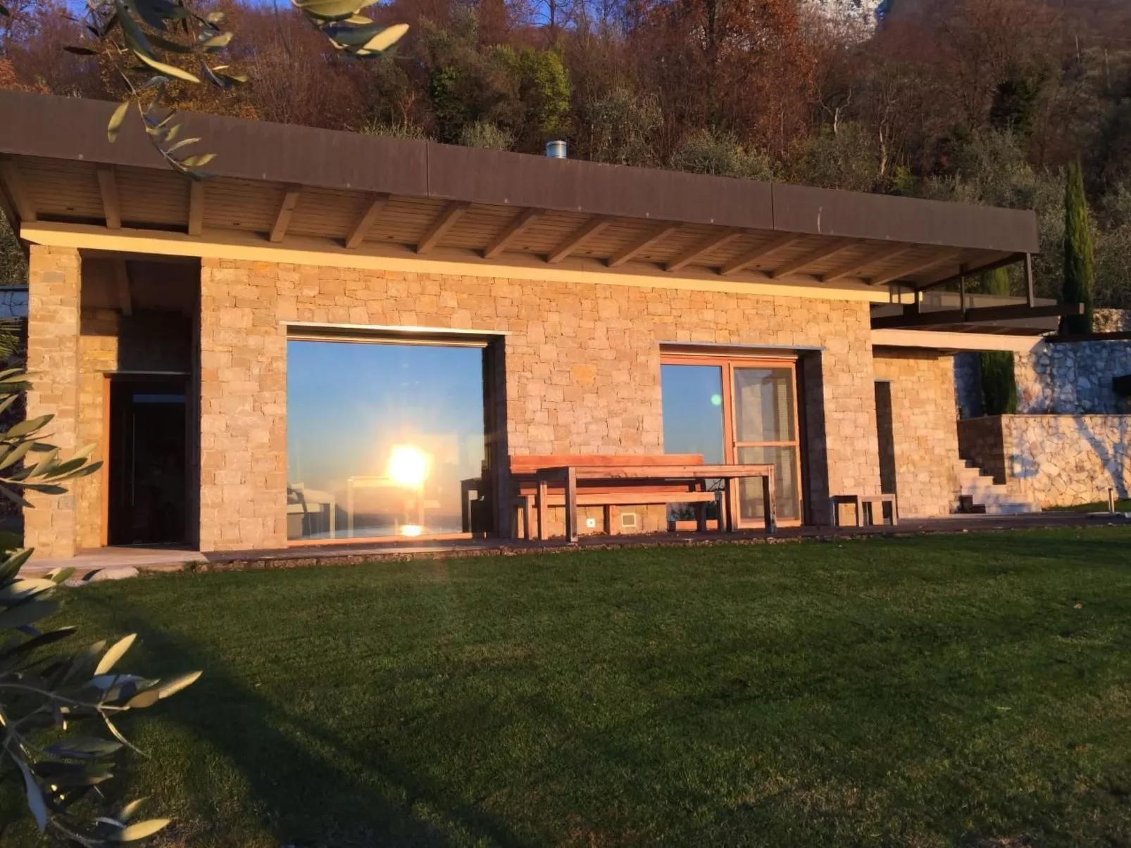 Miralago-Image-tags.info