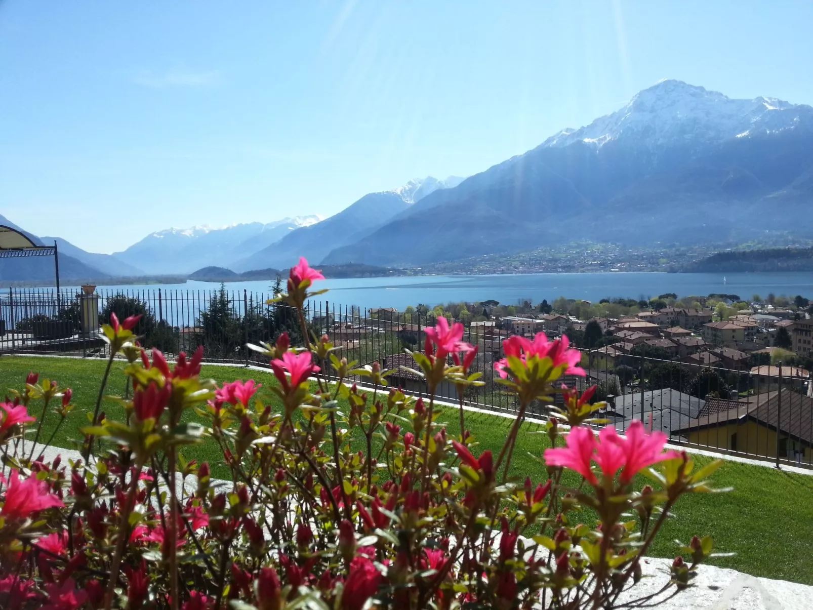 Jugendstilvilla mit Blick auf den Comer See-Buiten