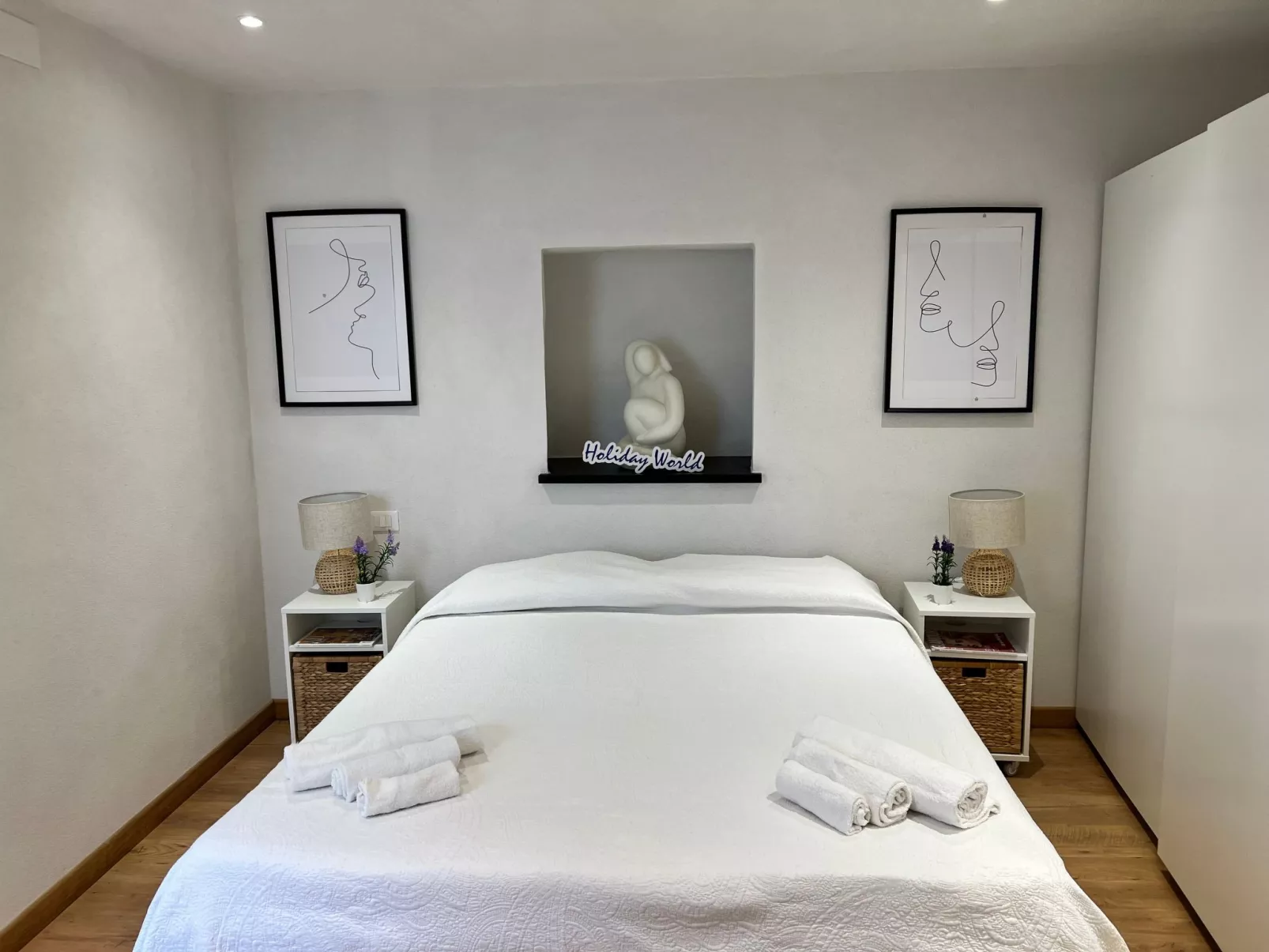 'La Dedina-Image-tags.info