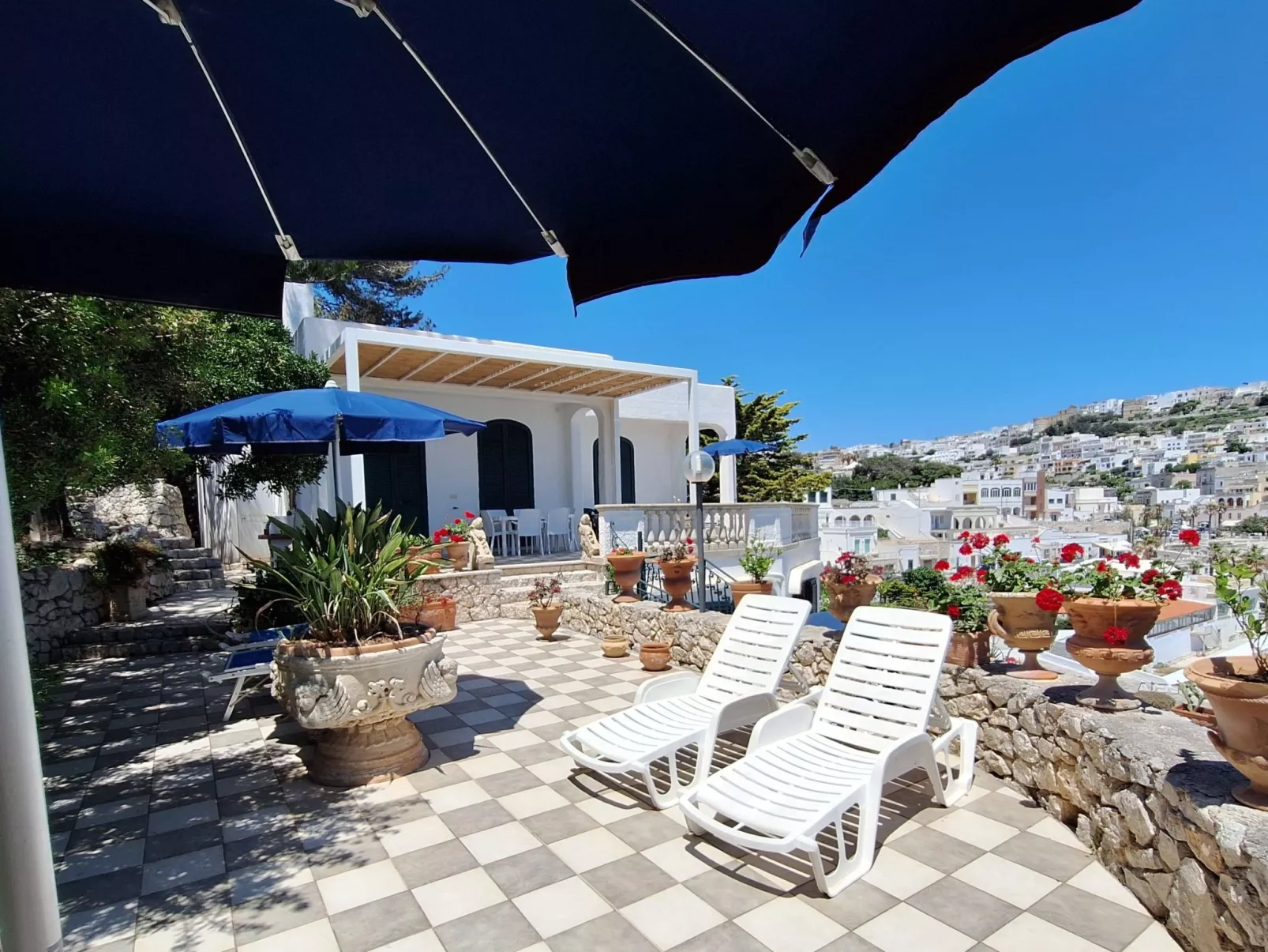 'Villa Rizzo' mit Terrasse-Buiten