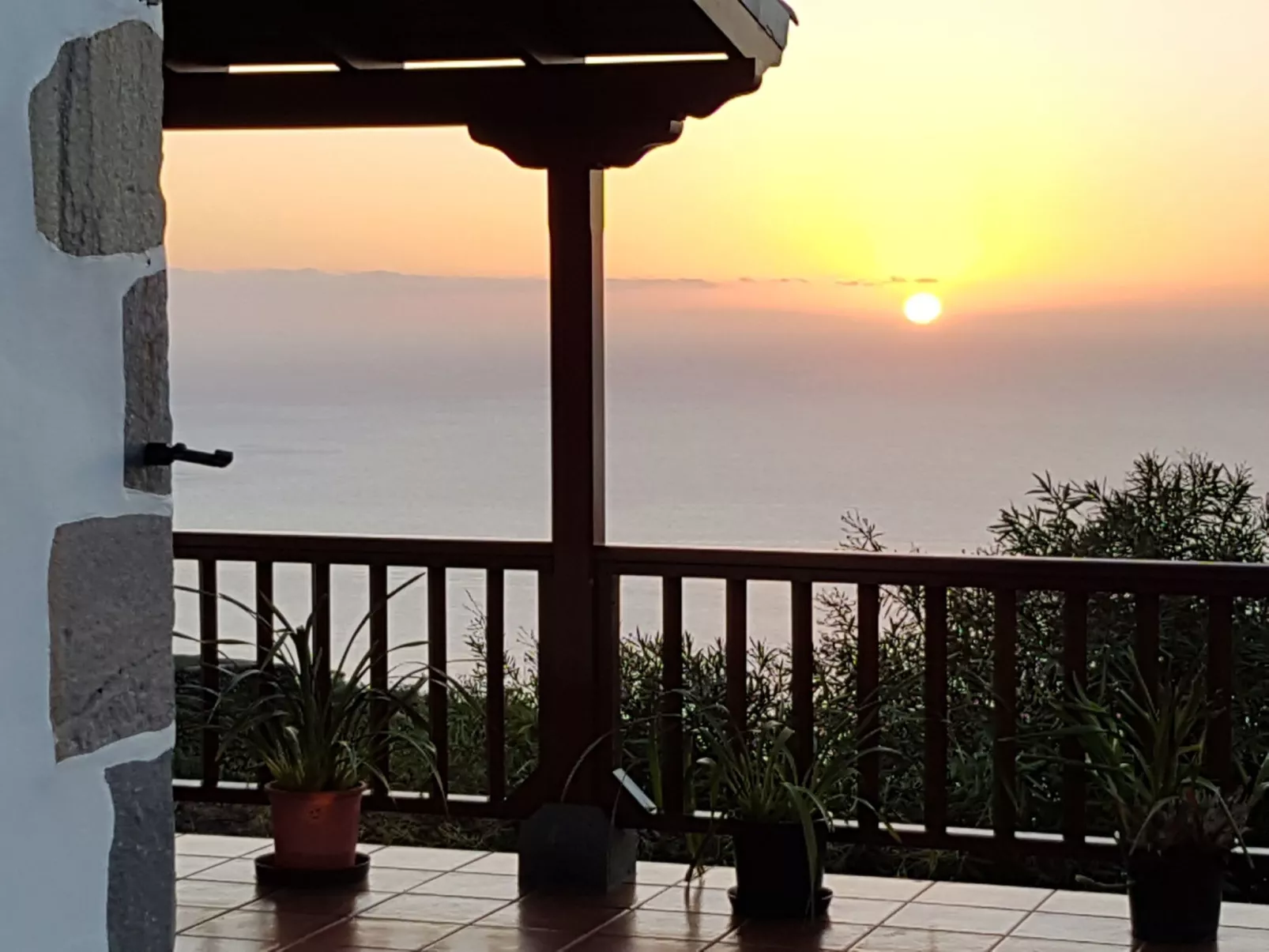 Mit Garten und wunderbarer Aussicht-Buiten