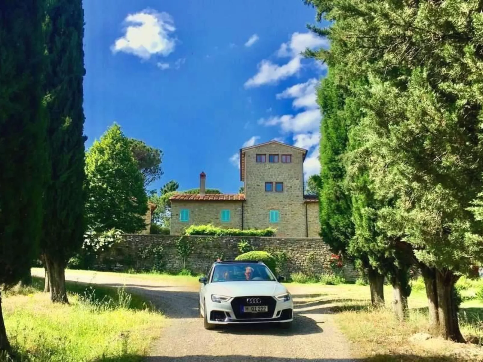 Anwesen mit Terrasse-Image-tags.info