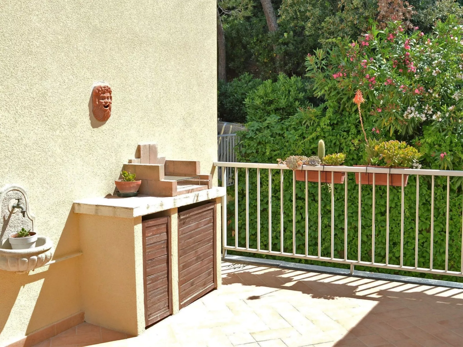 Wohnung in Moneglia mit Terrasse und Grill-Buiten