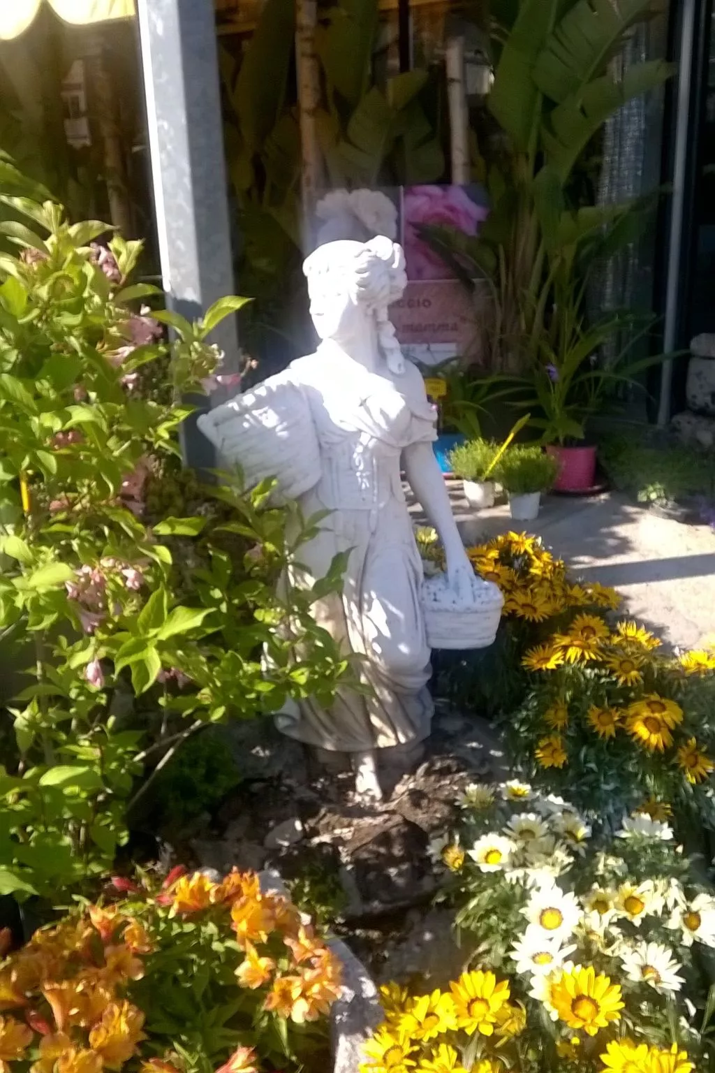 In einer Villa mit Garten und Blick auf den Gardasee-Buiten