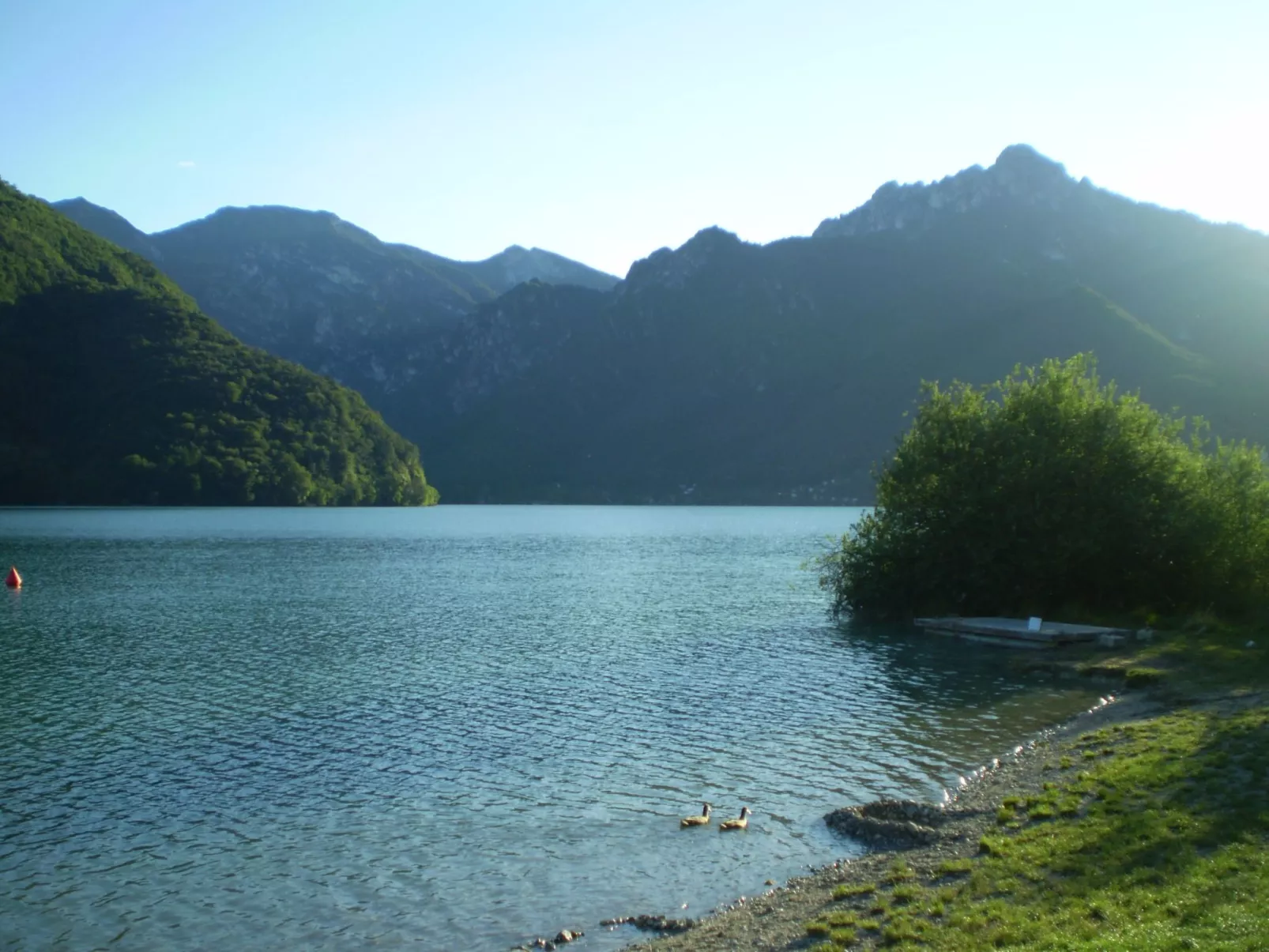 Erdgeschosswohnung mit Seeblick-Buiten