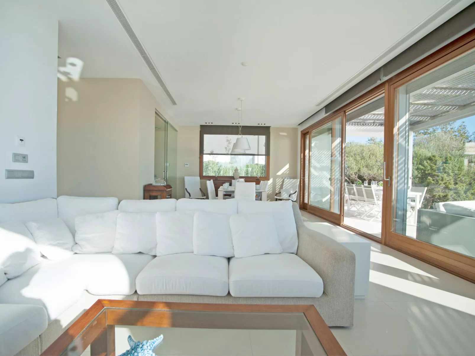 Majestätische Villa mit 5 Schlafzimmern und Pool direkt am Meer-Image-tags.info