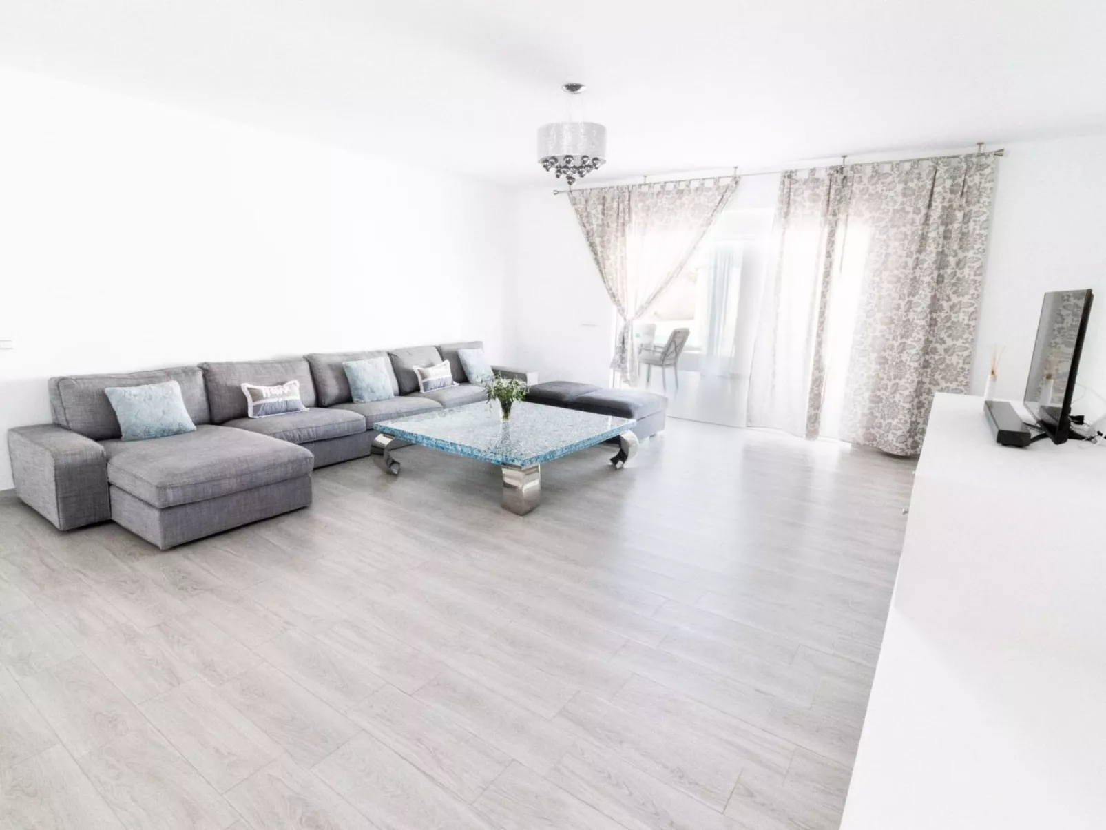 Villa Villa MyJ-Image-tags.info