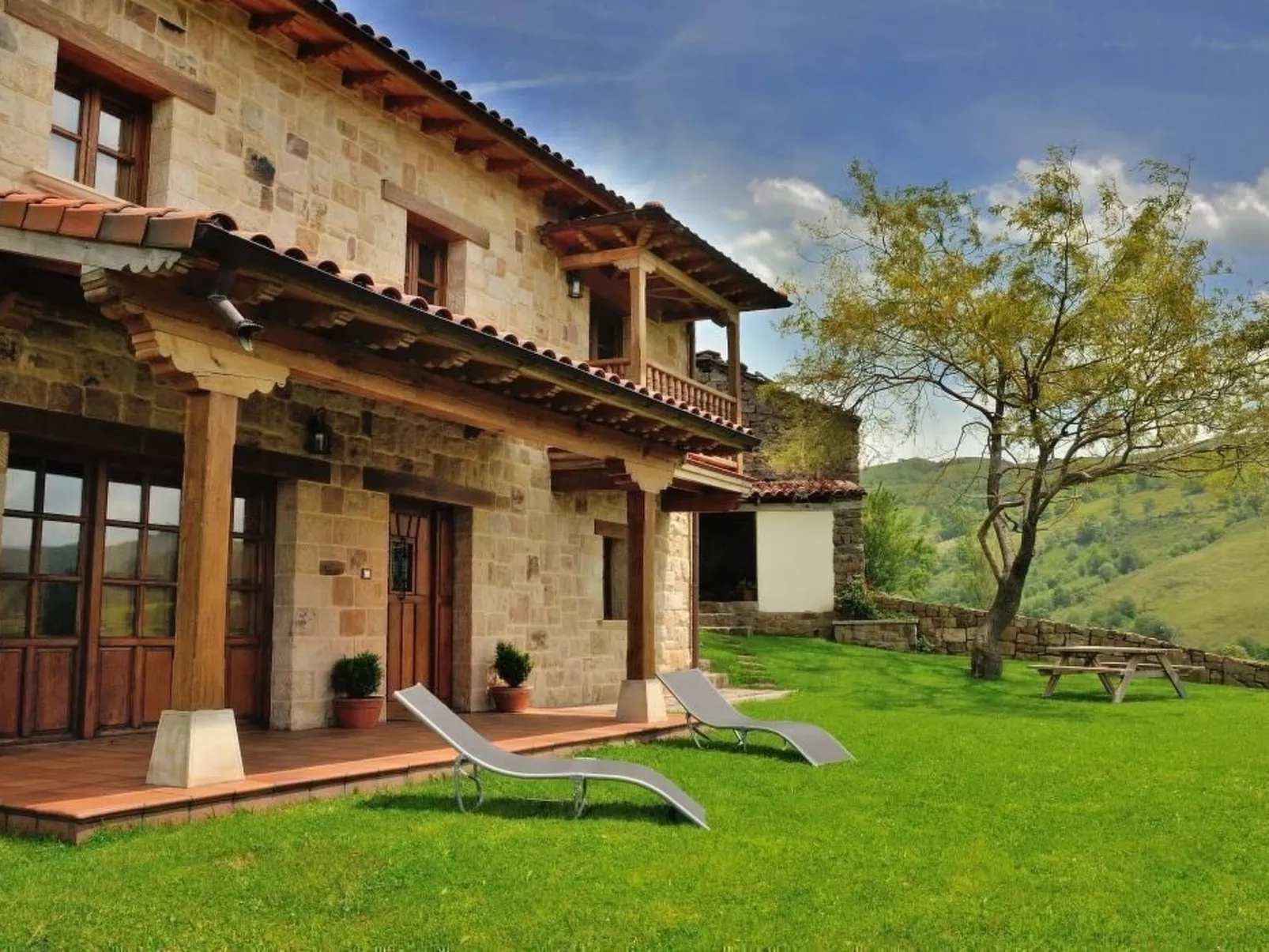 Fachwerkhaus mit Garten - Image-tags.info