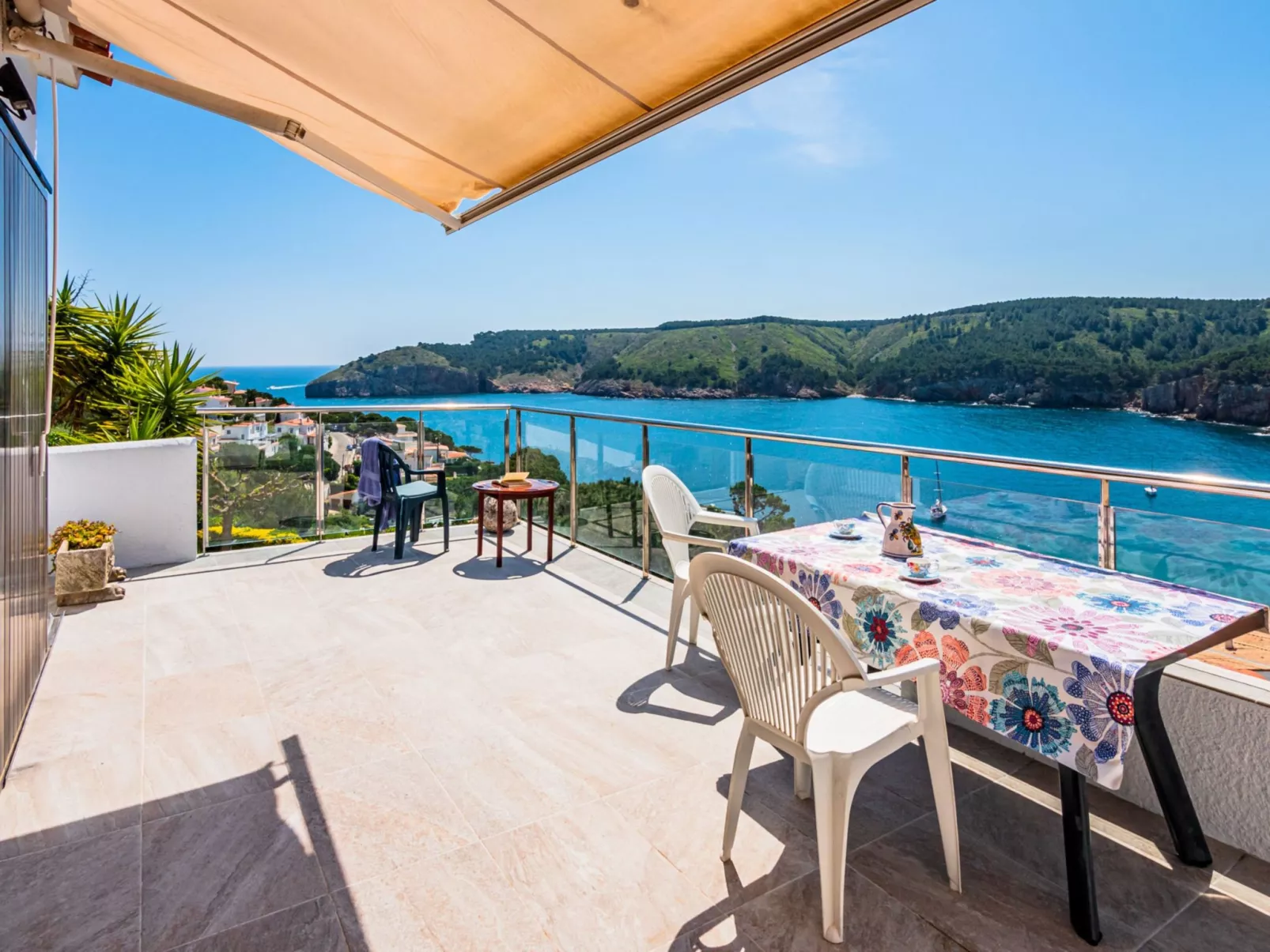 Costabravaforrent Palas Atenea ist eine wunderschöne Villa mit unglaublichem Bl-Buiten