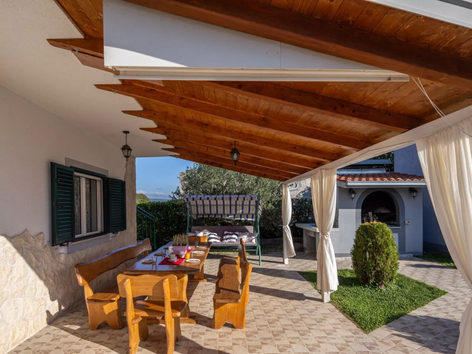 Villa Mirkov San-Buiten