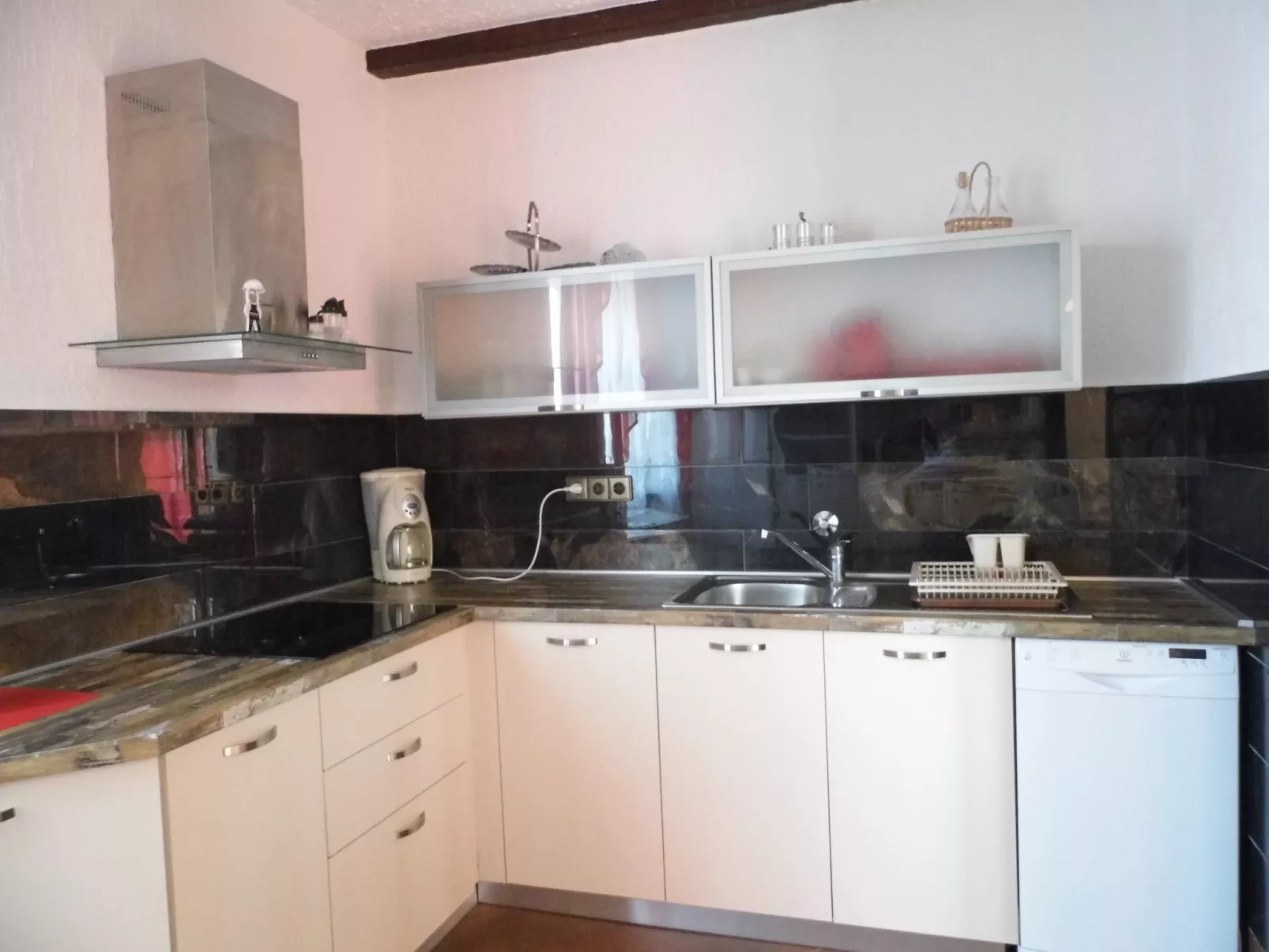 Wohnung in Radići mit geräumigem Balkon-Binnen