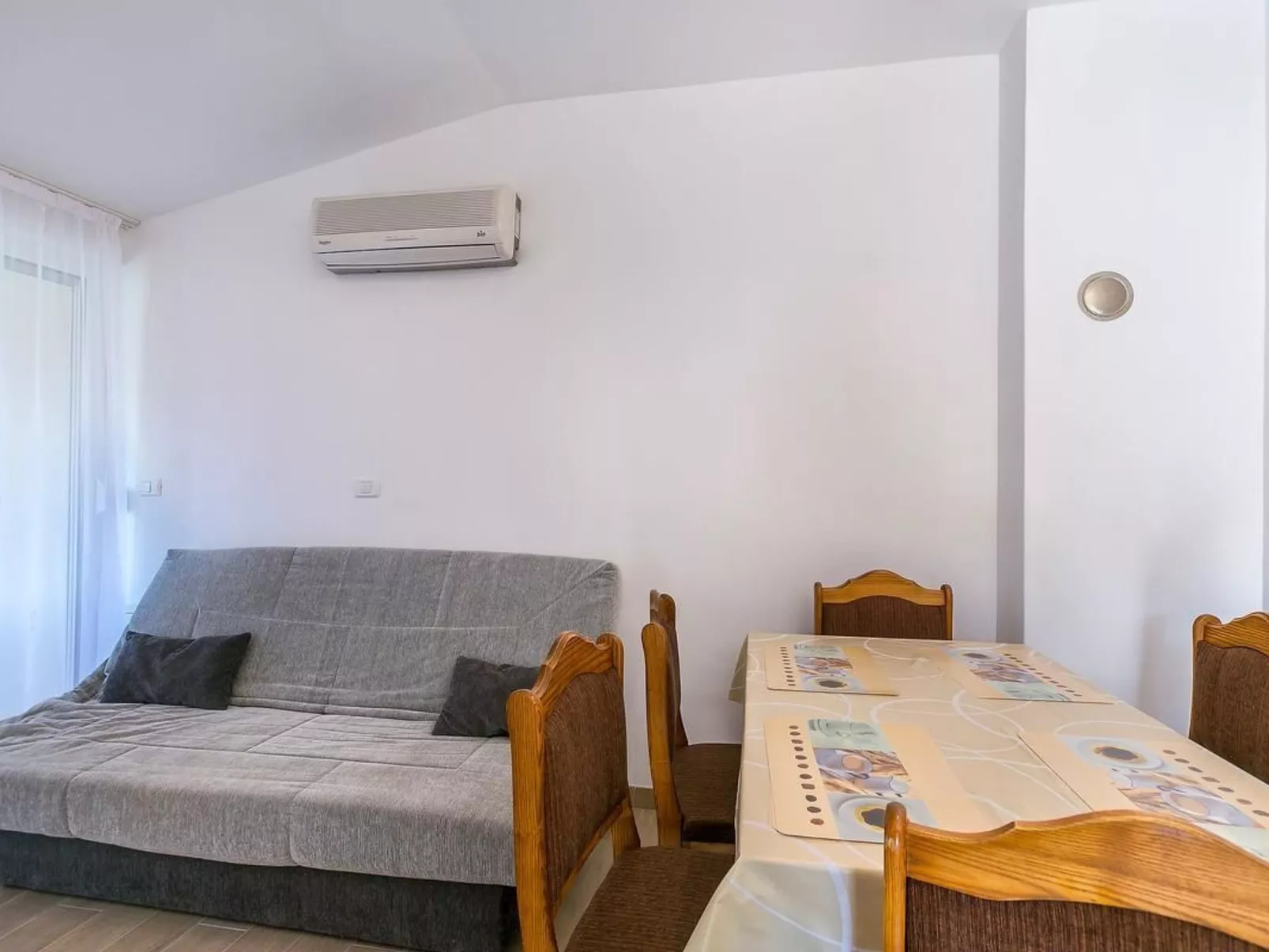 Für 5 Personen ca. 50 m&sup2; in Medulin, Istrien (Medulin und Umgebung)-Binnen