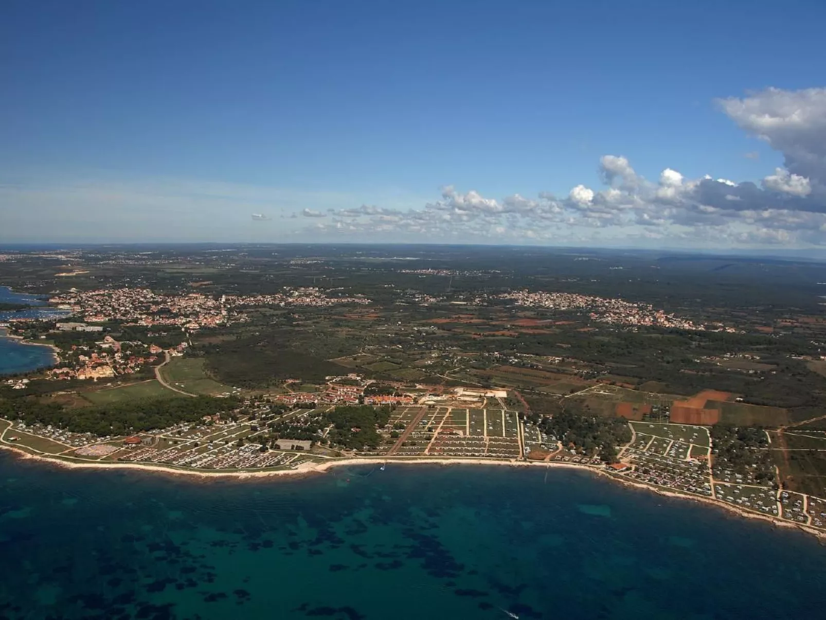 Schönes Apartment, privater Parkplatz und Strand in der Nähe-Buiten
