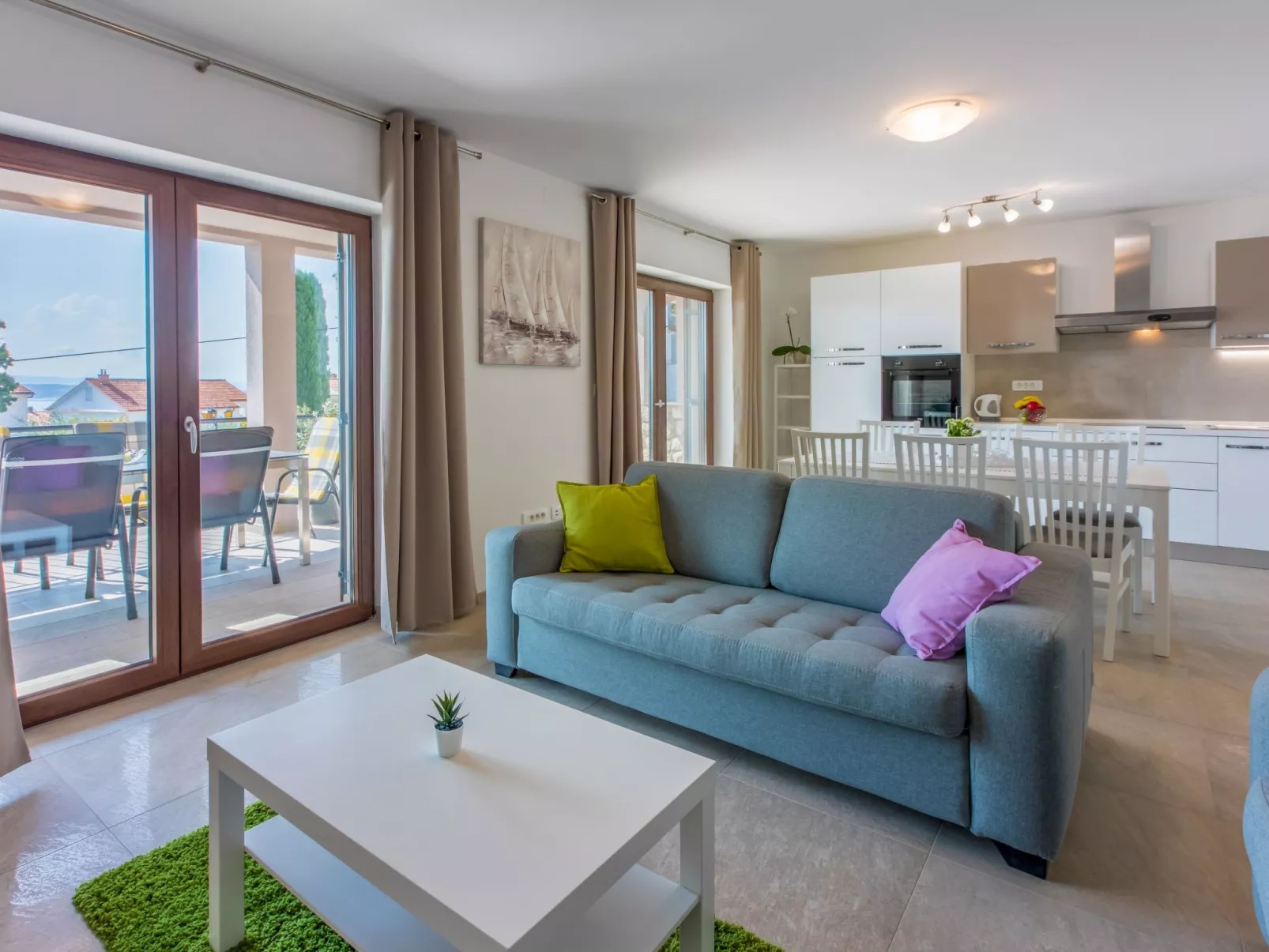 Wohnung im Erdgeschoss mit Terrasse-Binnen