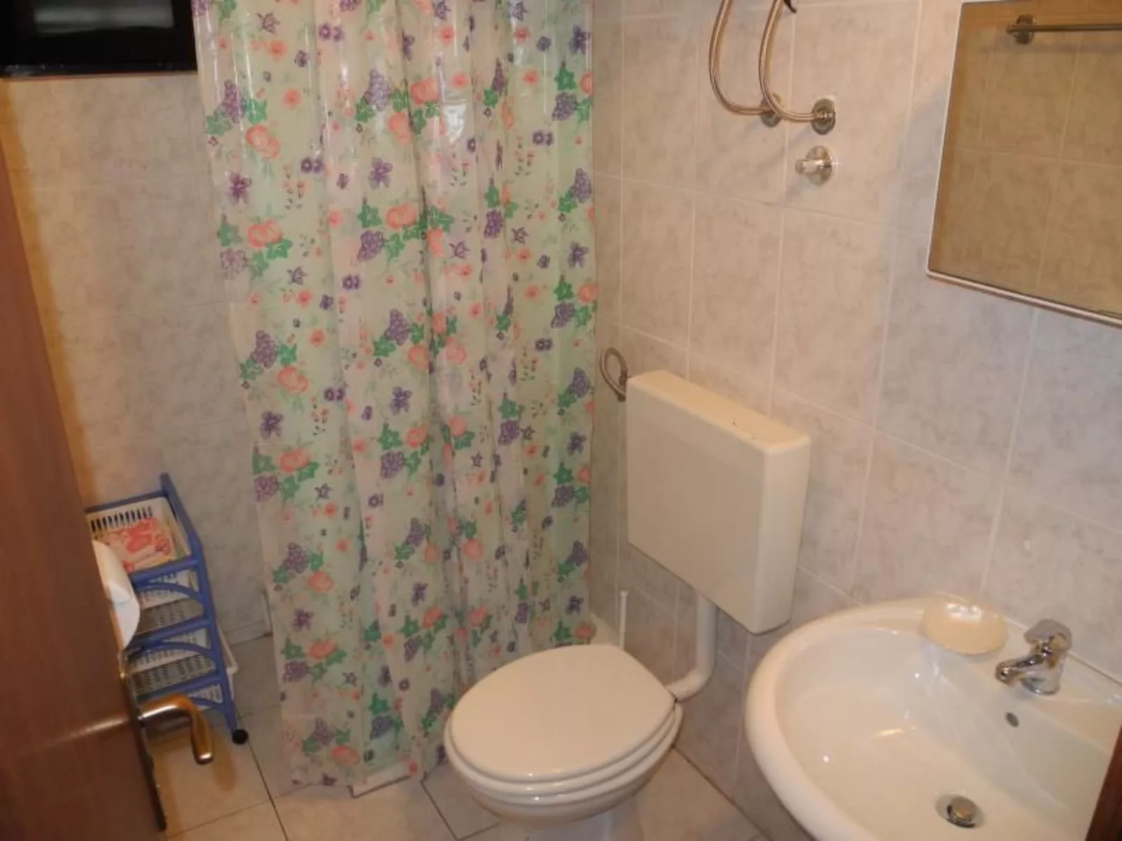 Studio mit eigener Terrasse-Image-tags.info