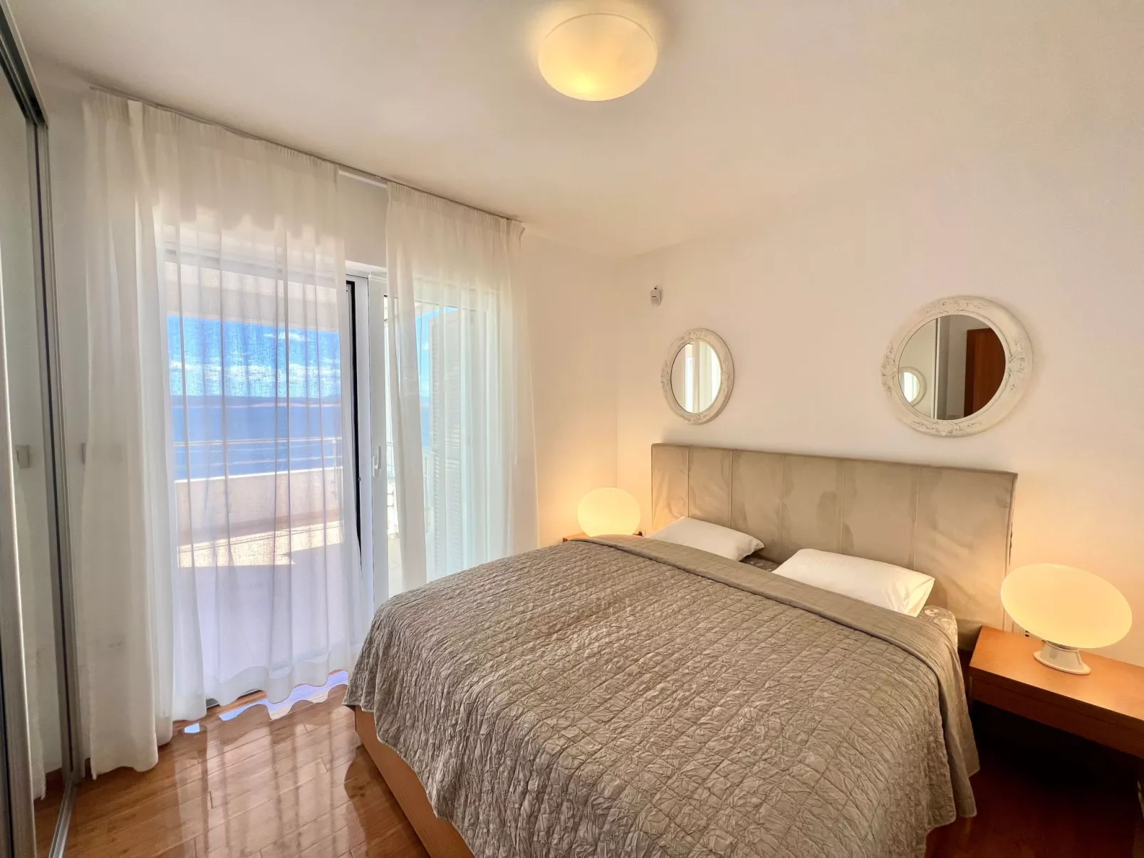 Golden View-Image-tags.info