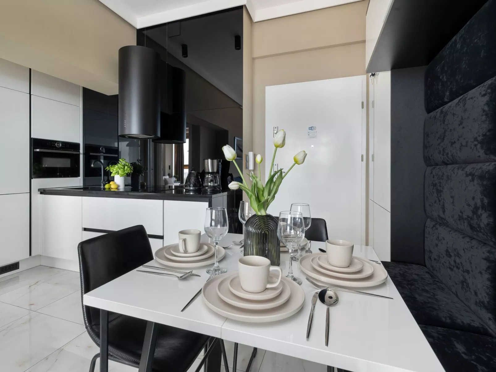 "Platan Tower 113"-Binnen