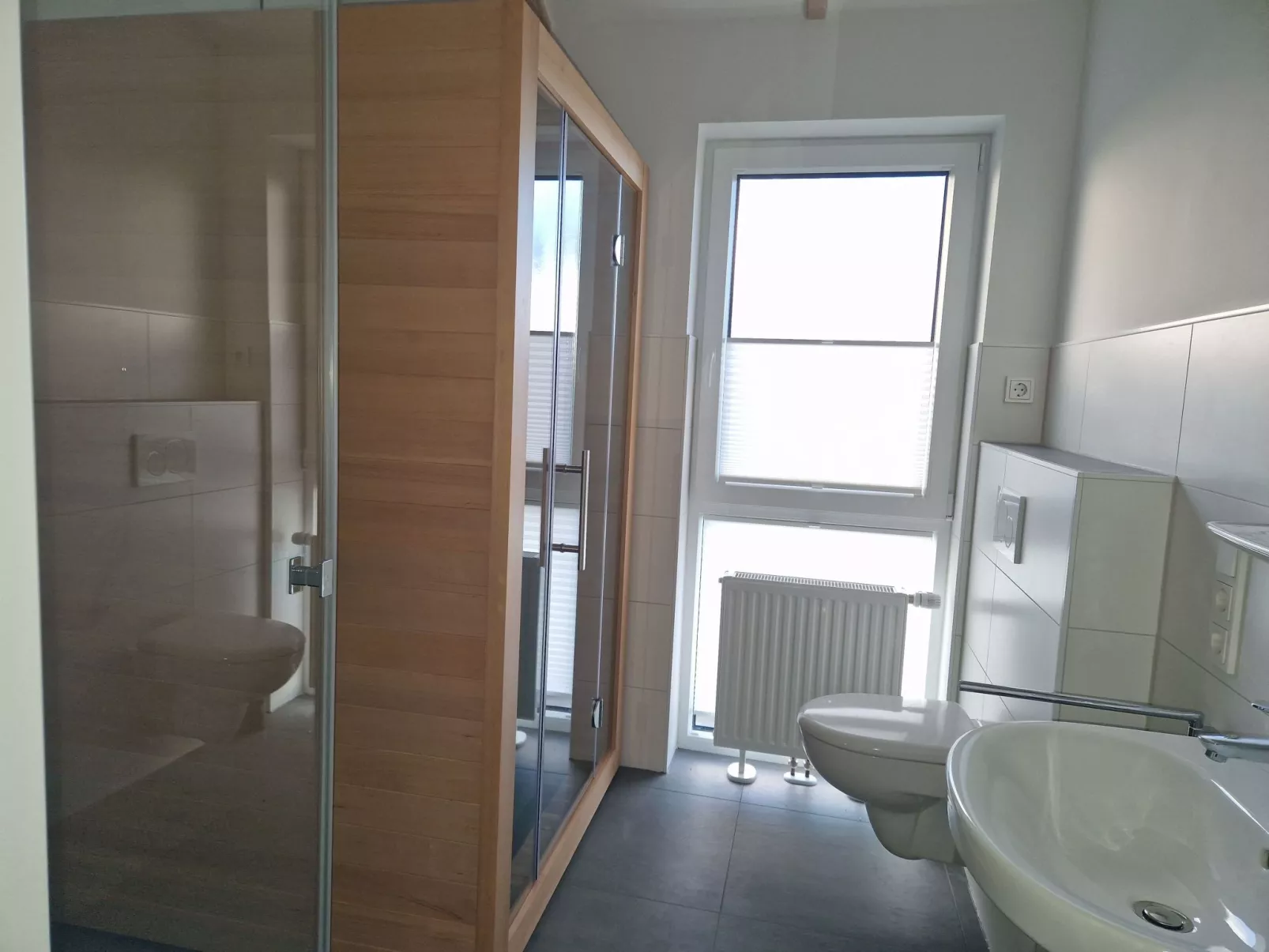 G28 Eingezäuntes Ferienhaus mit Infrarotkabine-Binnen