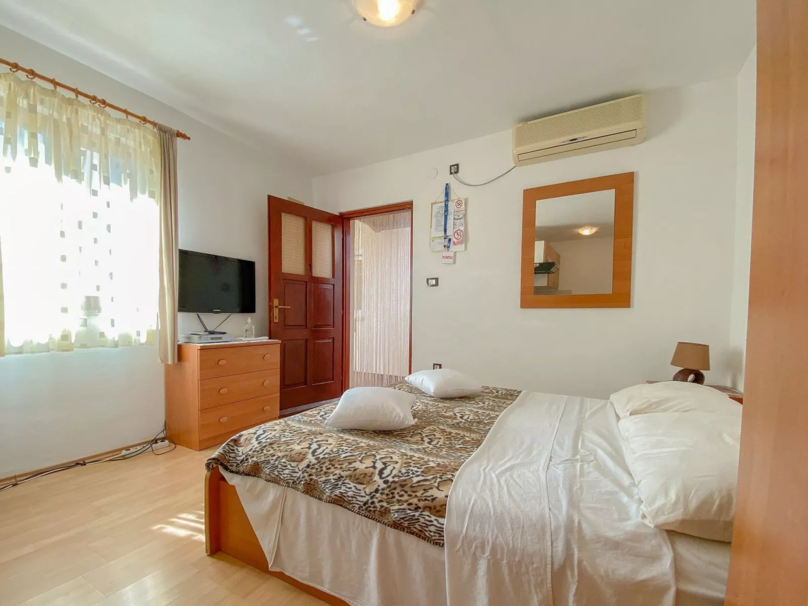 Für 2 Personen ca. 20 m&sup2; in Novigrad, Adriaküste Kroatien (Westküste von I-Binnen