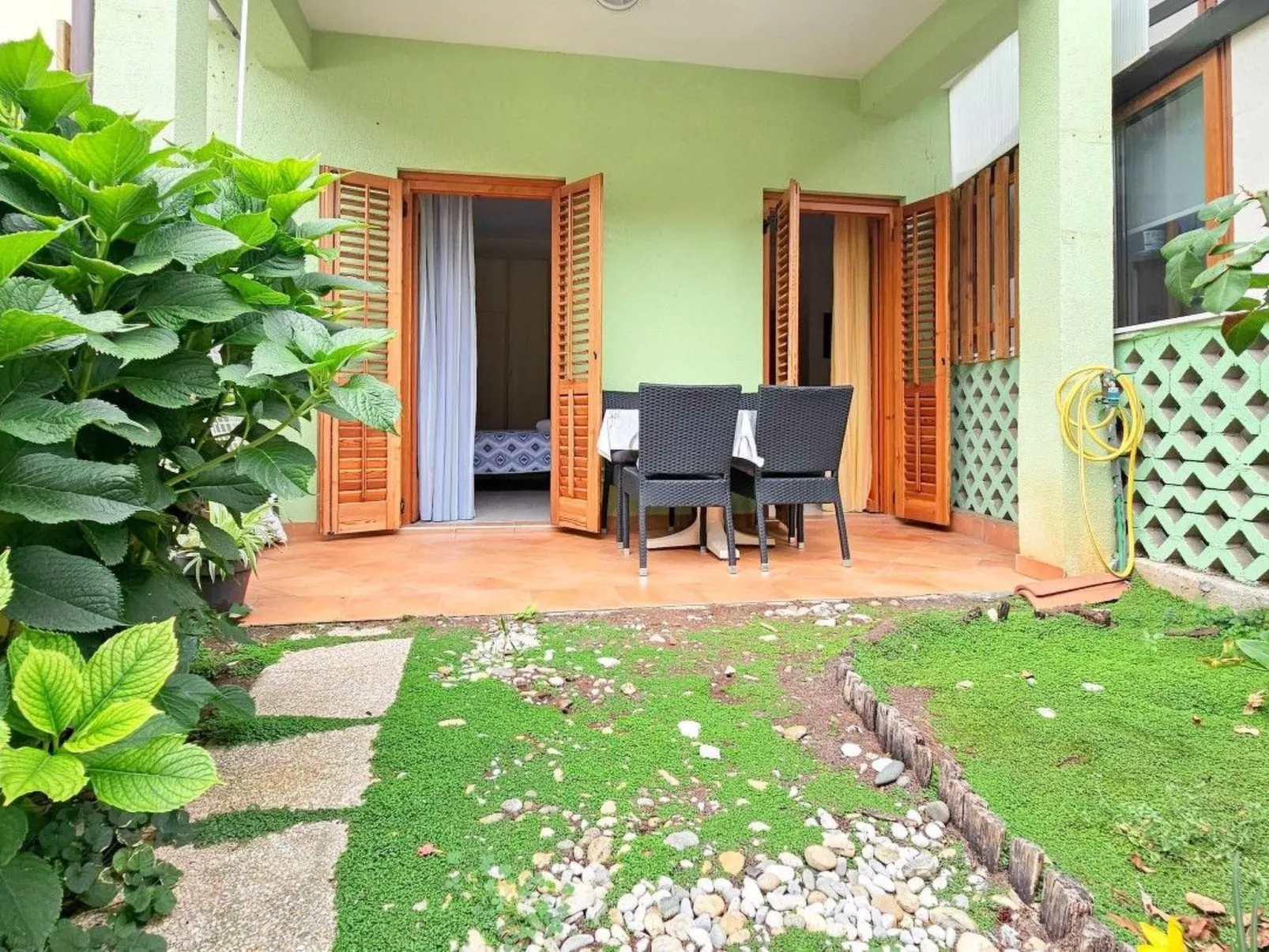 Mit Blick auf das Wasser-Binnen