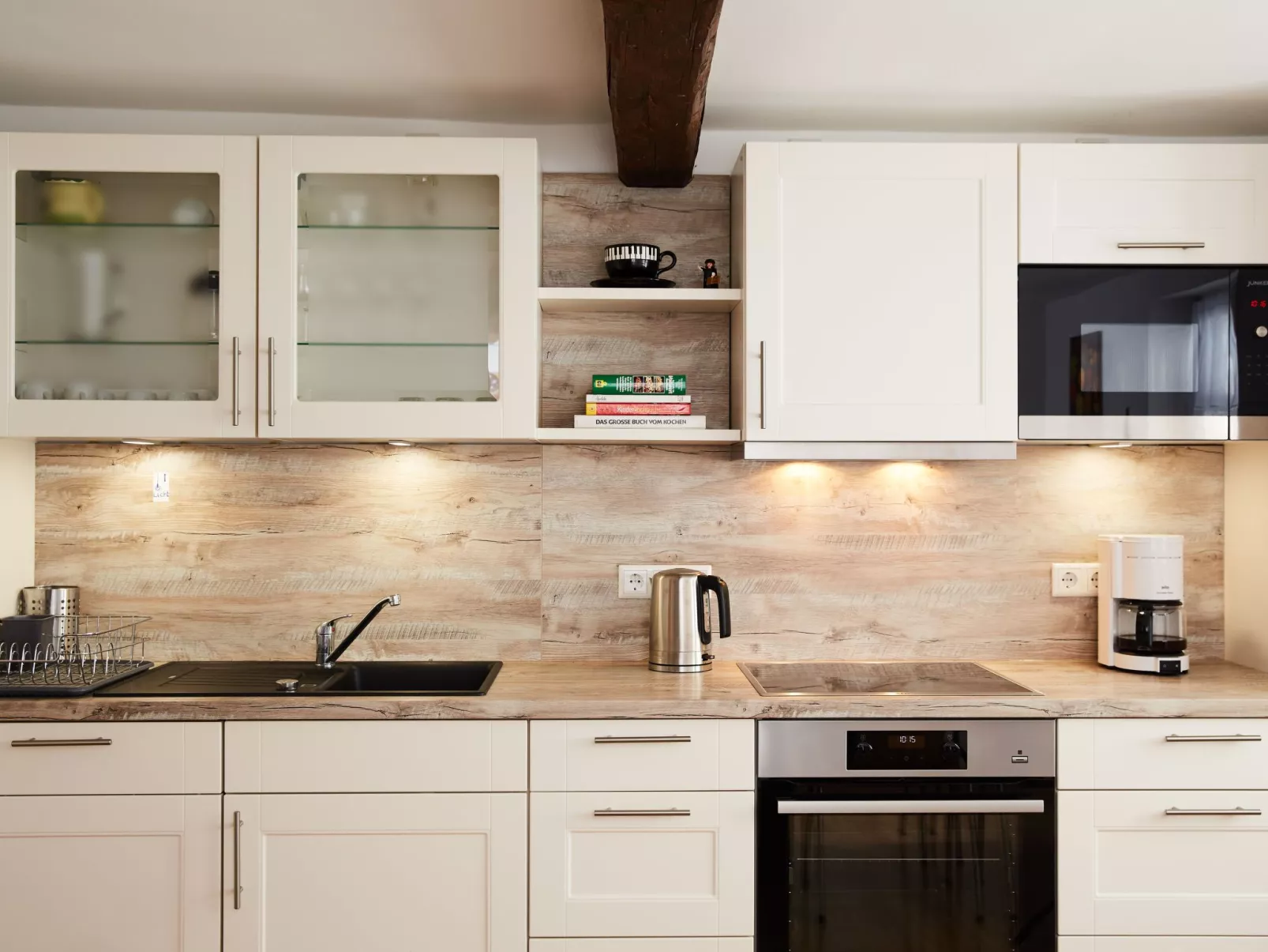 Fachwerkhaus mit Garten, Grill und Terrasse-Binnen