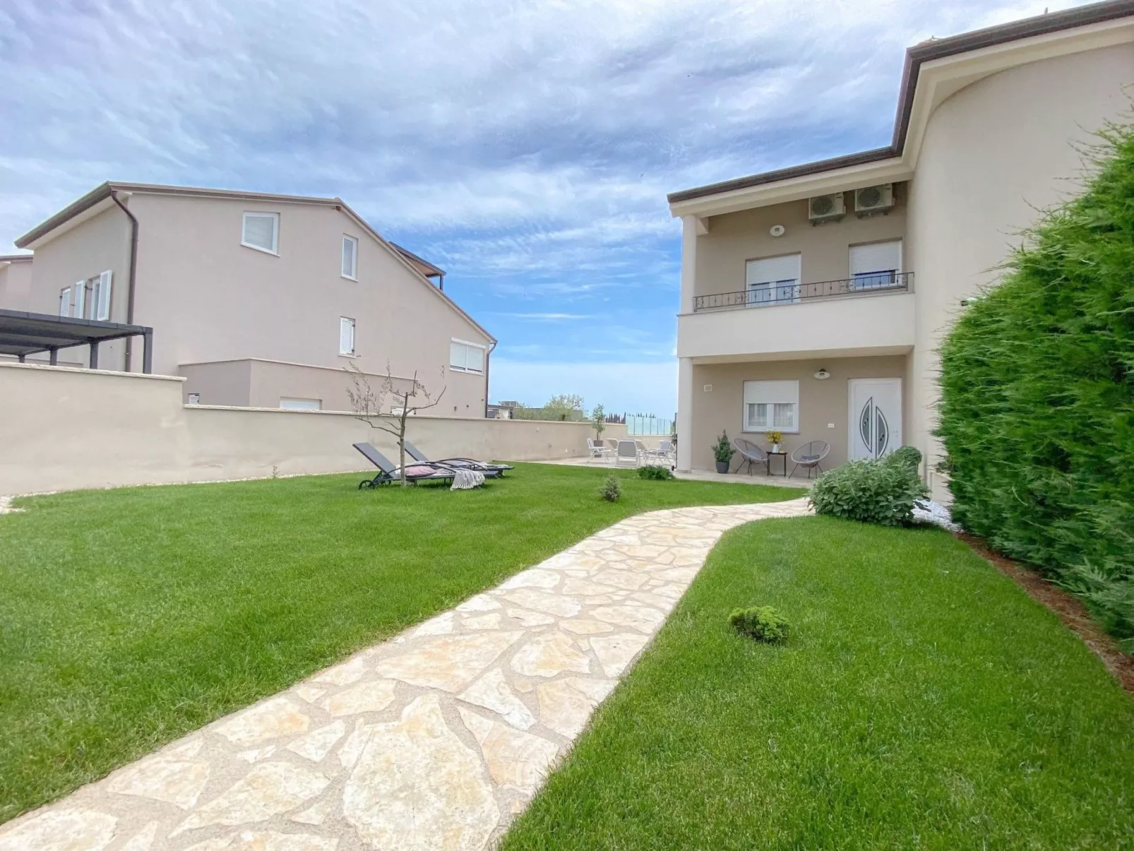 "Hanna" mit privatem Pool-Buiten