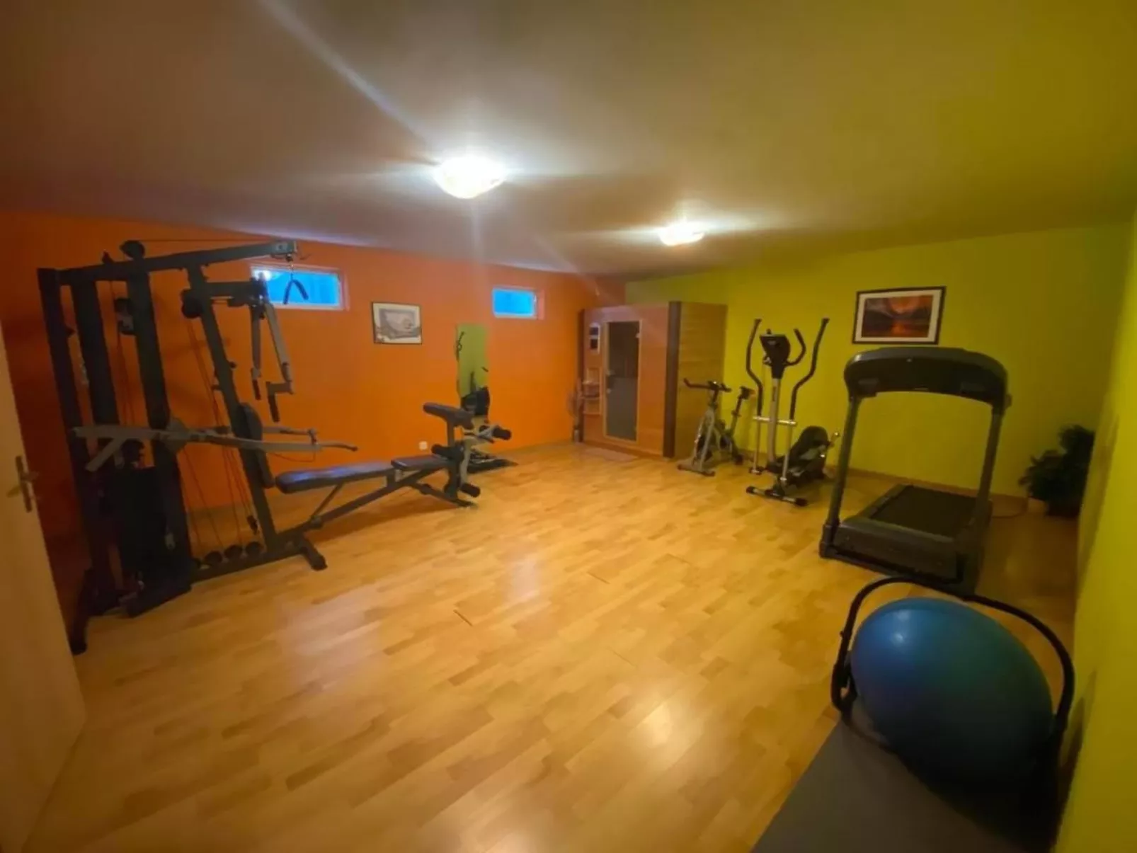 Leons Holiday Homes-Image-tags.info