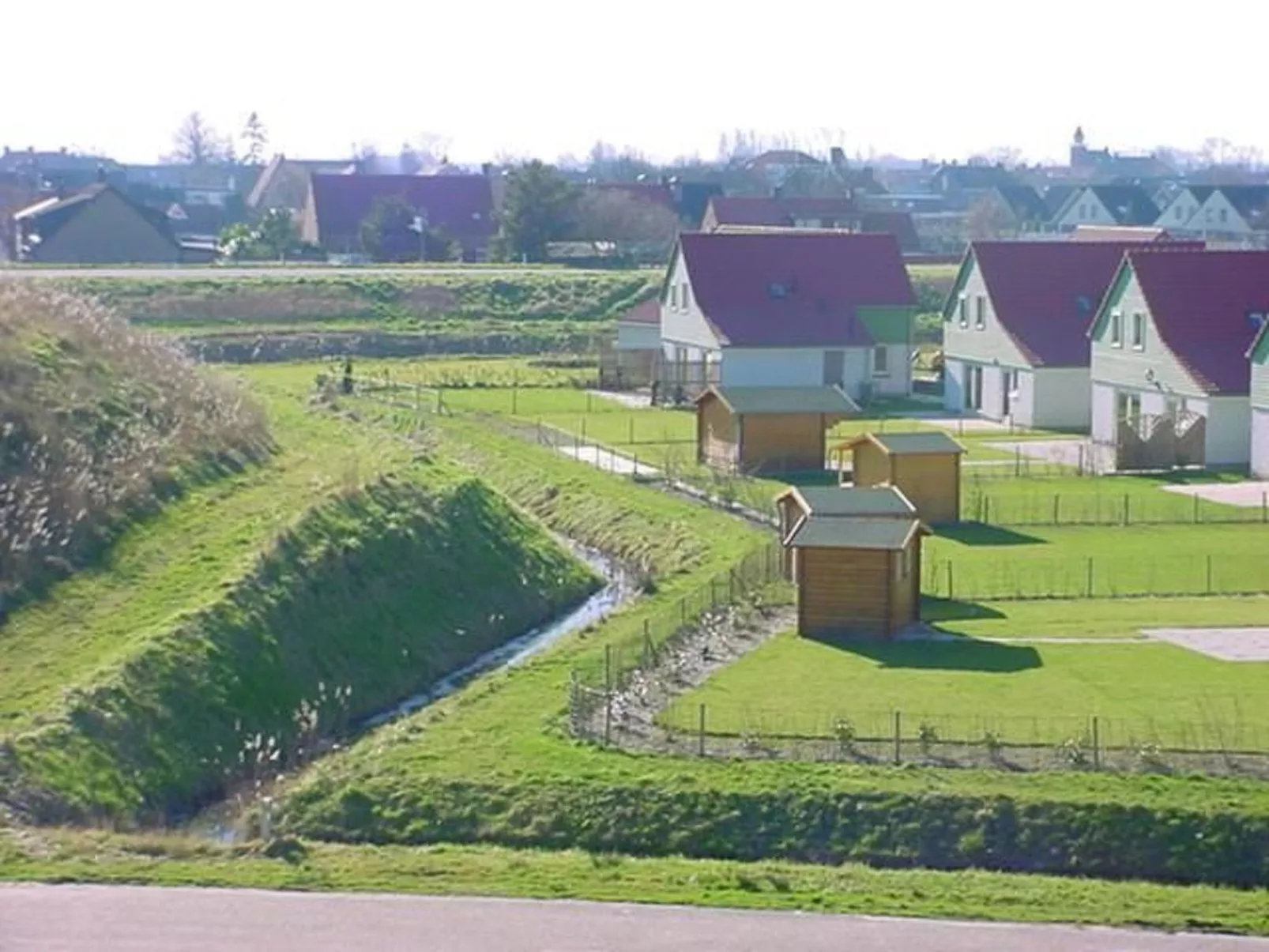 Gemütliches Haus mit komplett umzäuntem Garten-Buiten