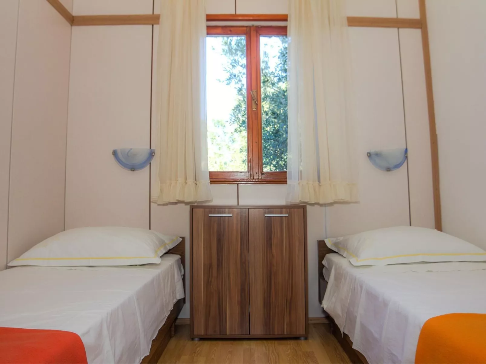 In Maslinica mit Großer Terrasse-Binnen