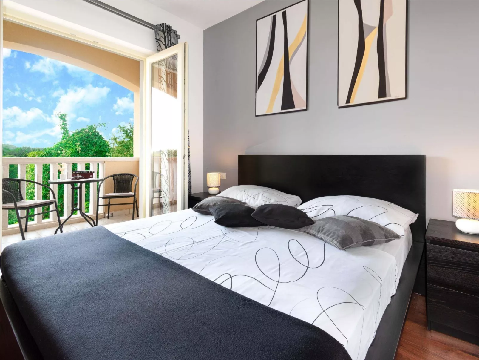 Private Villa mit Panoramablick-Binnen