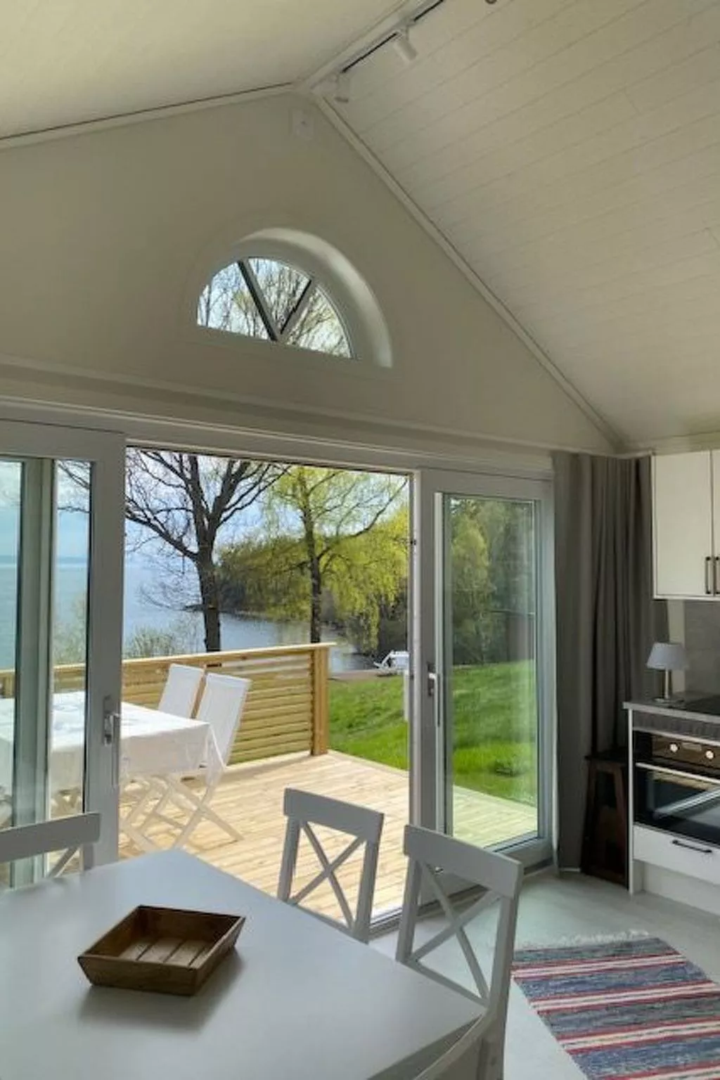 Ein  kleines Holzhaus-Binnen