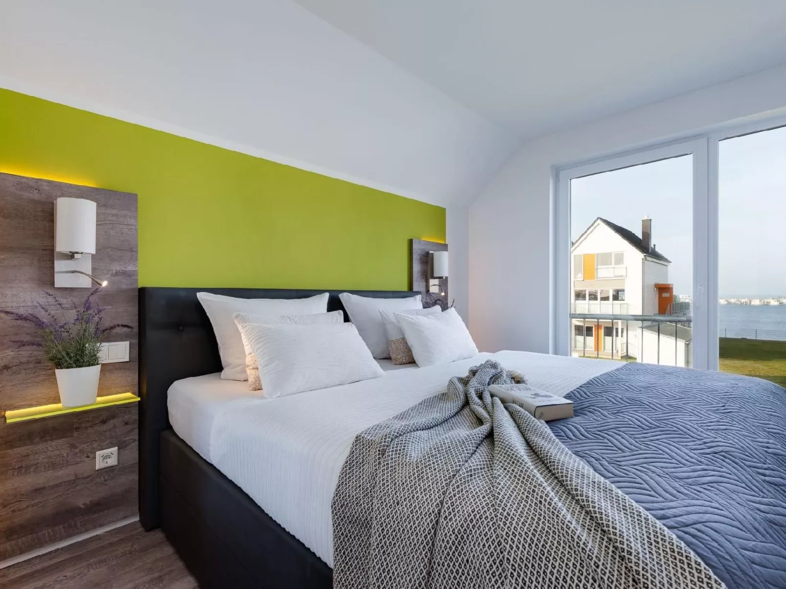 Fewo Kapitän James Cook, E-Ladesäule, Wasserbett-Binnen