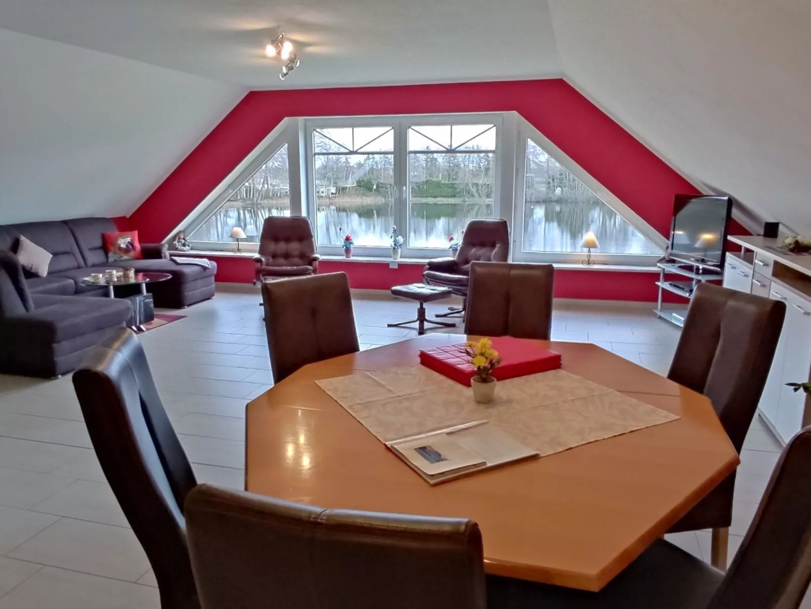 Haus am Kiessee mit direkter Angelseelage-Binnen